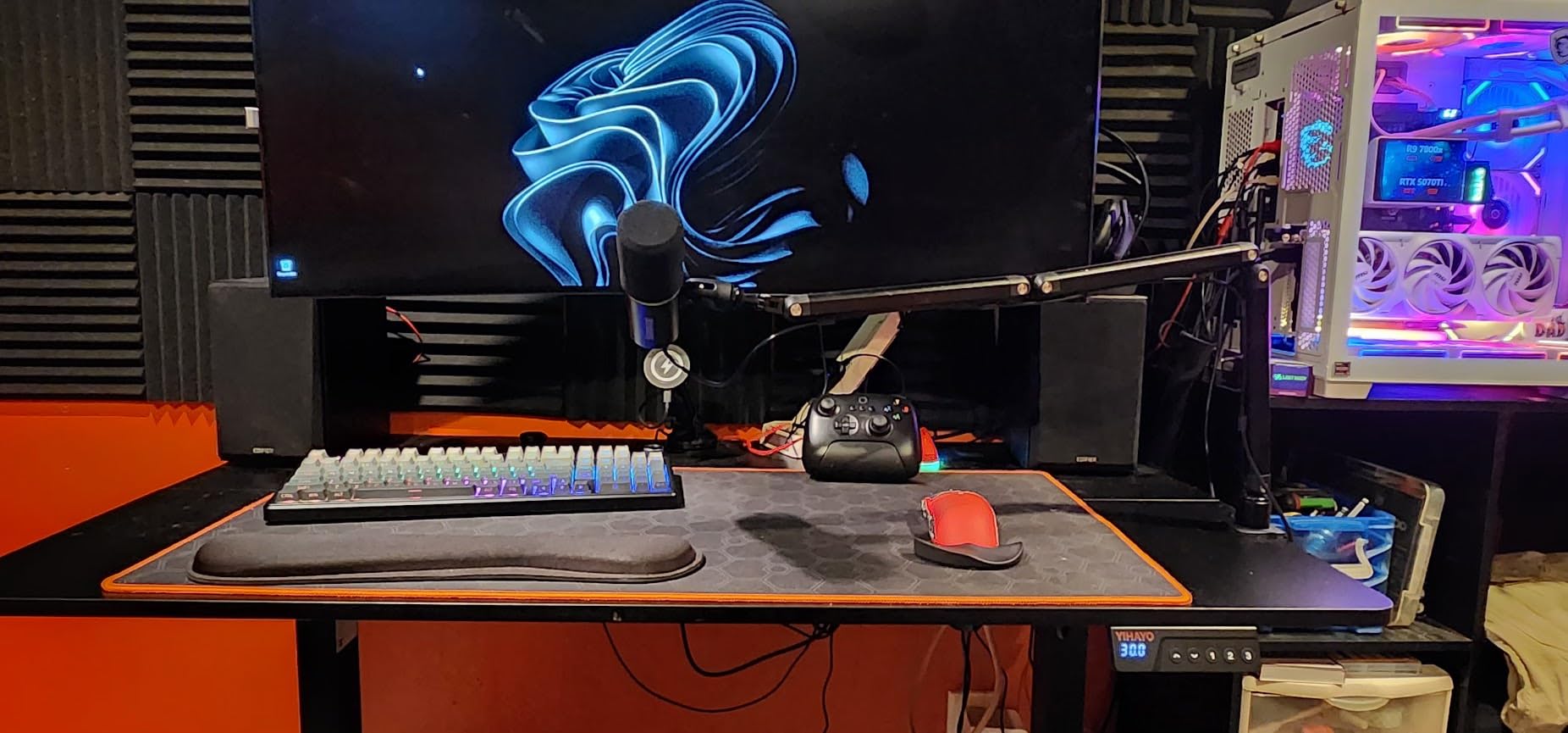 Shure MV6 USB Gaming Microphone for Streaming & Recording | Dynamic USB PC mic with desktop stand, noise cancellation, tap-to-mute and 3.5mm headphone monitoring for gaming customer photo 2