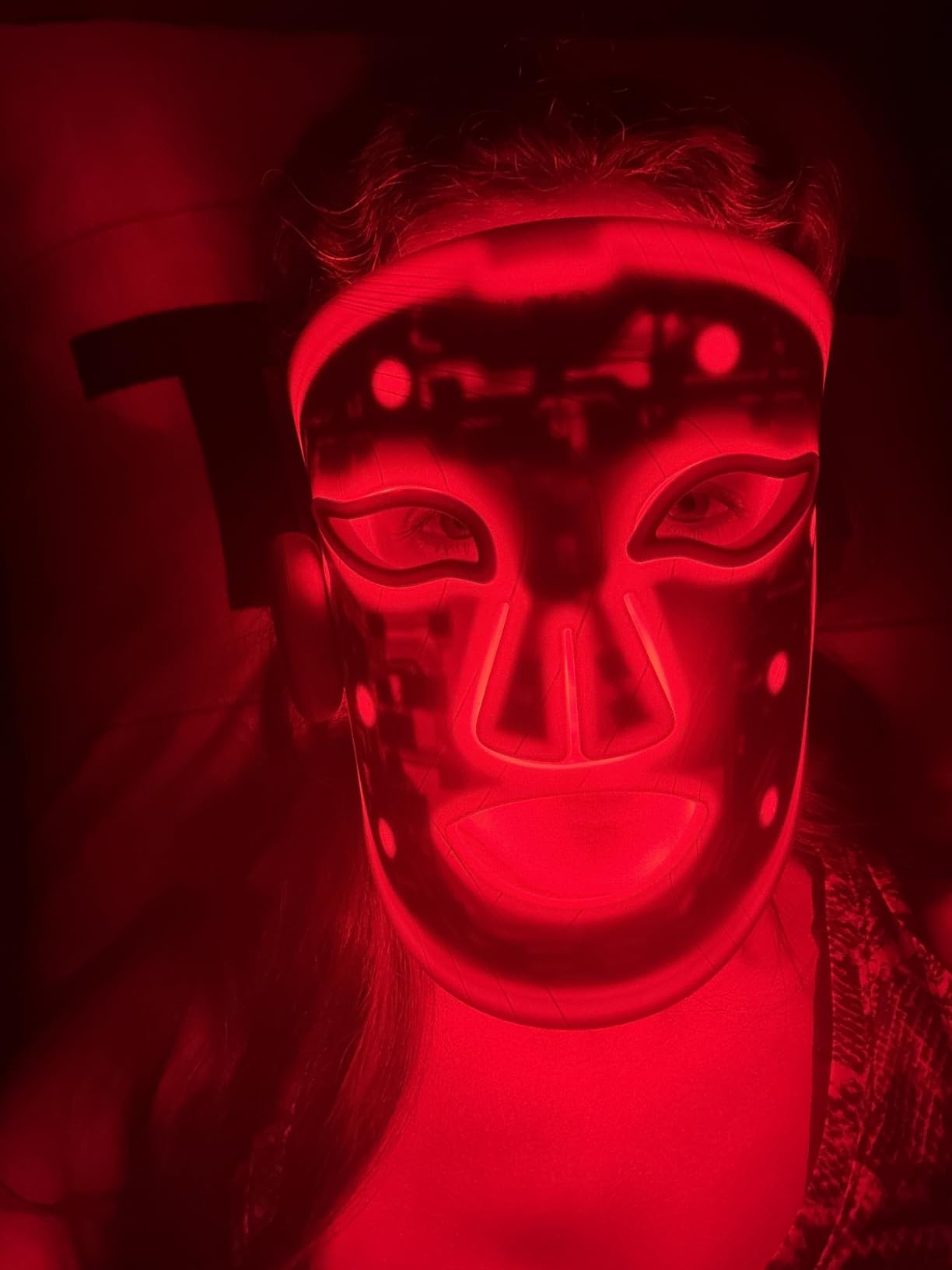 INIA GLOW Wireless Red Light Therapy Mask for Face, 850nm NIR, 272 LEDs | Cordless & Portable, Dual Magnetic Batteries, 3 Light Modes, 272 LEDs, 105mW/cm² Output, Lightweight Silicone, Home & Travel customer photo 2