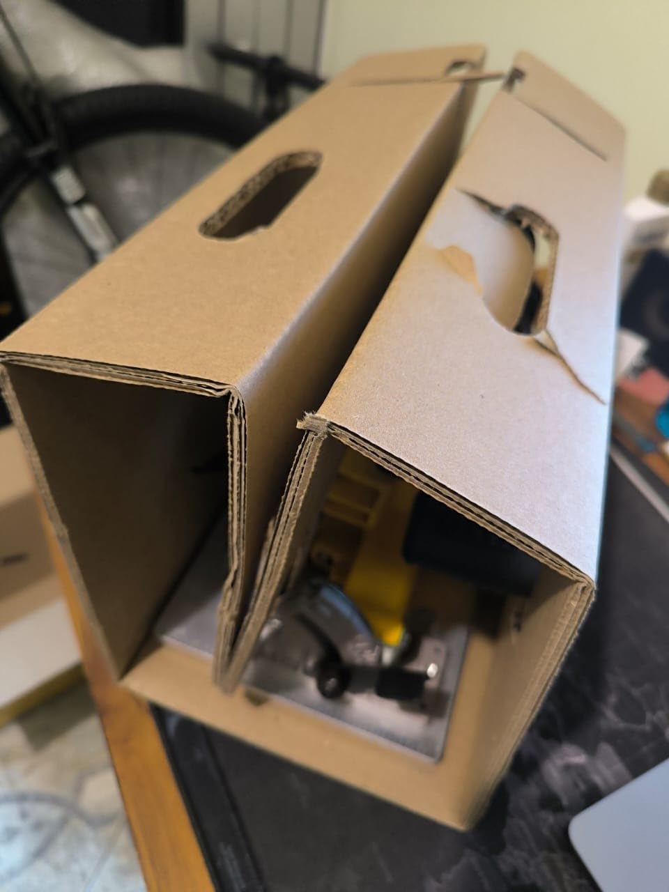 DEWALT 20V MAX XR Brushless Cordless 7-1/4 in. Circular Saw, Tool Only (DCS590B) customer photo 1