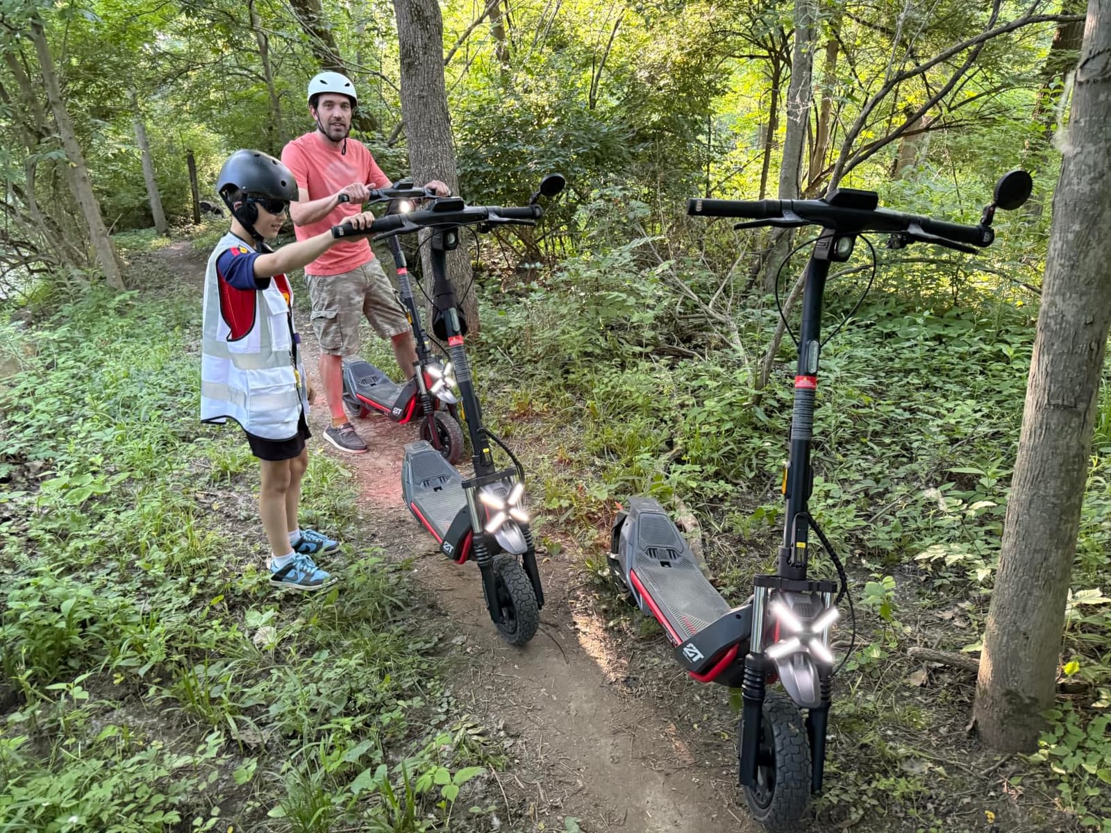 Segway ZT3 Pro Electric Scooter, Up to 24.9 MPH, 43.5-Mile Range | 1600W peak motor, dual suspension, Flash Charge, off-road design for adults, and UL 2272 and UL 2271 certification customer photo 1