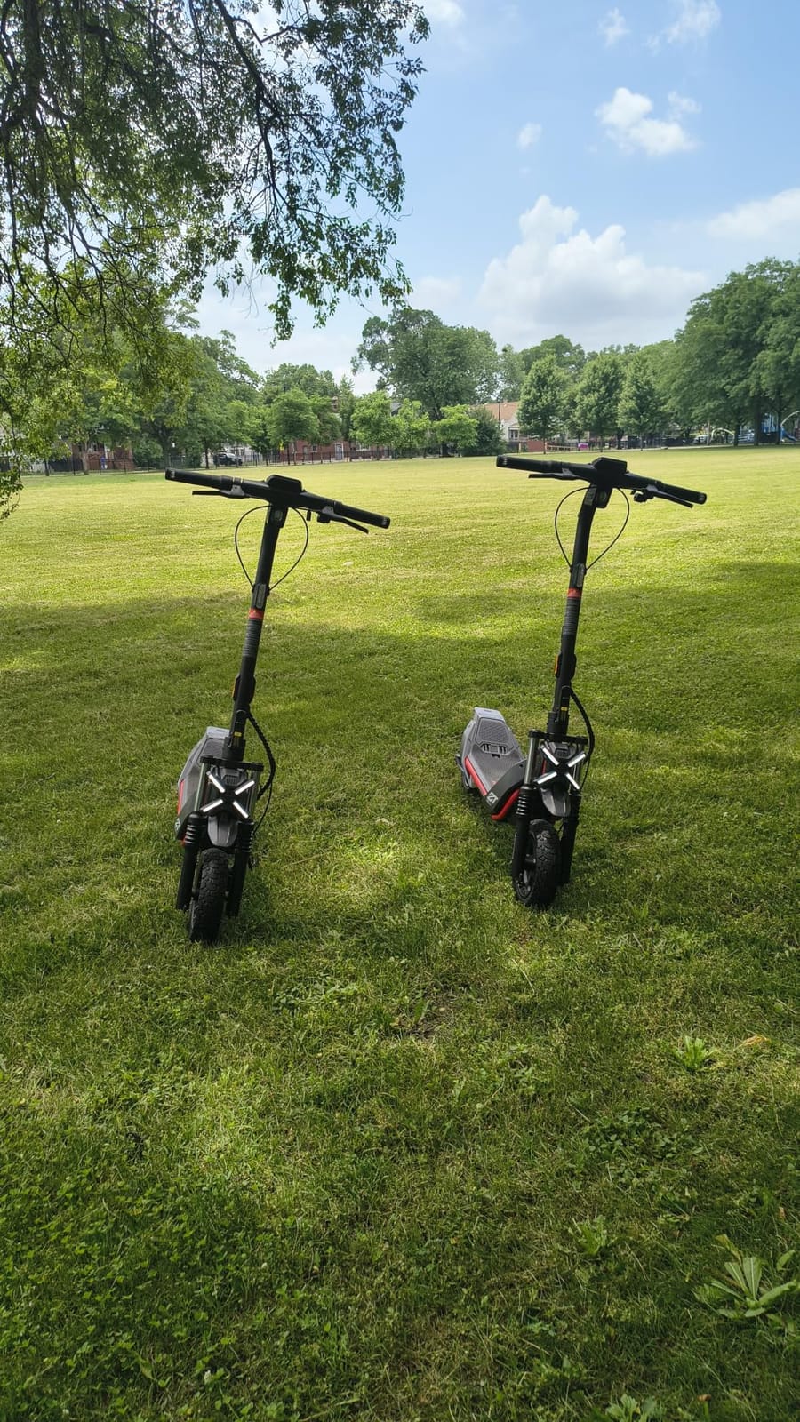 Segway ZT3 Pro Electric Scooter, Up to 24.9 MPH, 43.5-Mile Range | 1600W peak motor, dual suspension, Flash Charge, off-road design for adults, and UL 2272 and UL 2271 certification customer photo 2