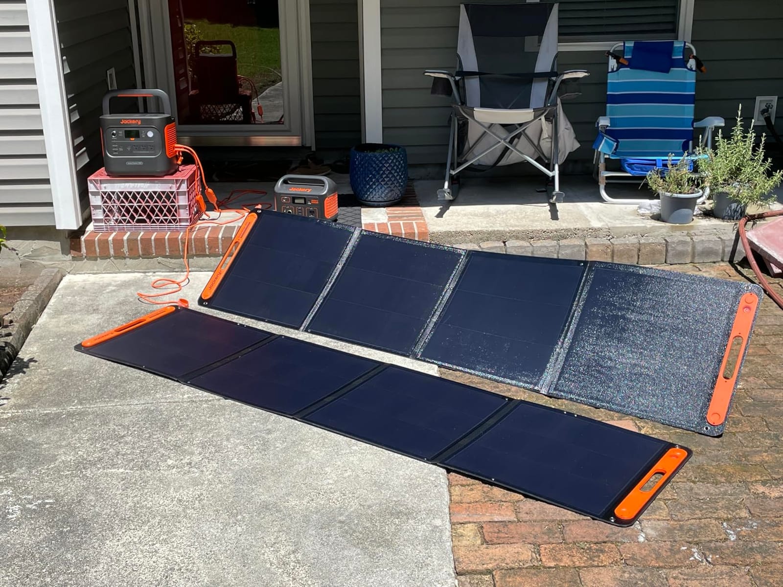 Jackery Explorer 2000 v2 and 2x200W Solar Panels, 2042Wh, 2200W AC Output | LiFePO4 Battery, 20ms UPS, USB-C PD 100W Fast Charging, Solar Generator for Power Outages, Emergencies, Camping customer photo 1