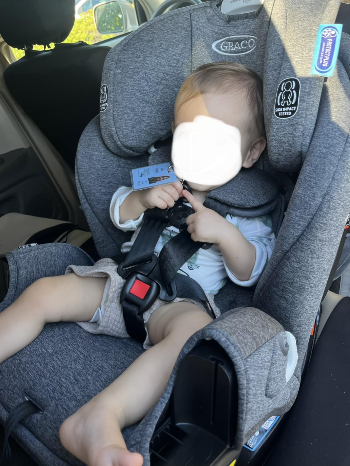 Graco Extend2Fit Convertible Car Seat, Rear and Forward Facing Car Seat with Adjustable Extension Panel for Extra Legroom, Great Gift for Baby Shower or Baby Registry, Gotham customer photo 2