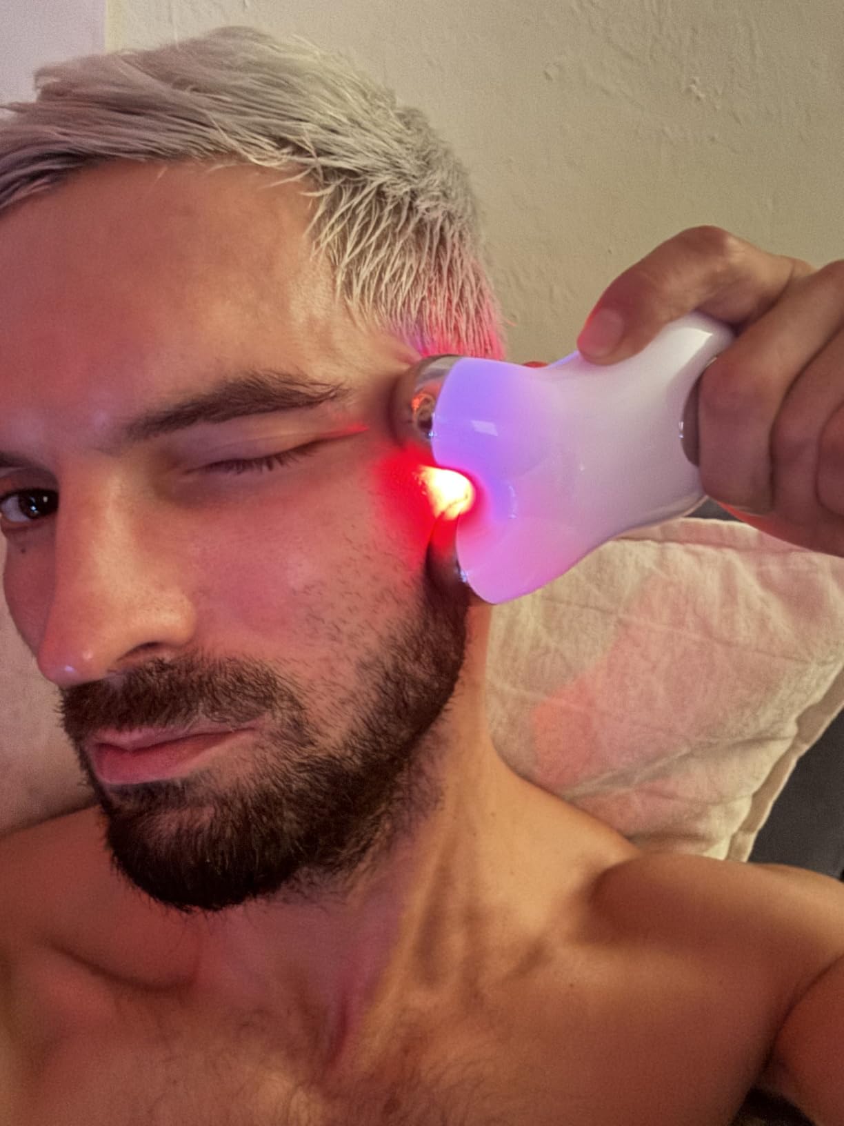 Microcurrent Facial Device, Latest Red Light Technology, Enhances The Ability to Lift The Face and Tighten The Skin, Facial Wrinkle Equipment, Smart Photon Micro-Current Device, Model:EP-300 customer photo 1