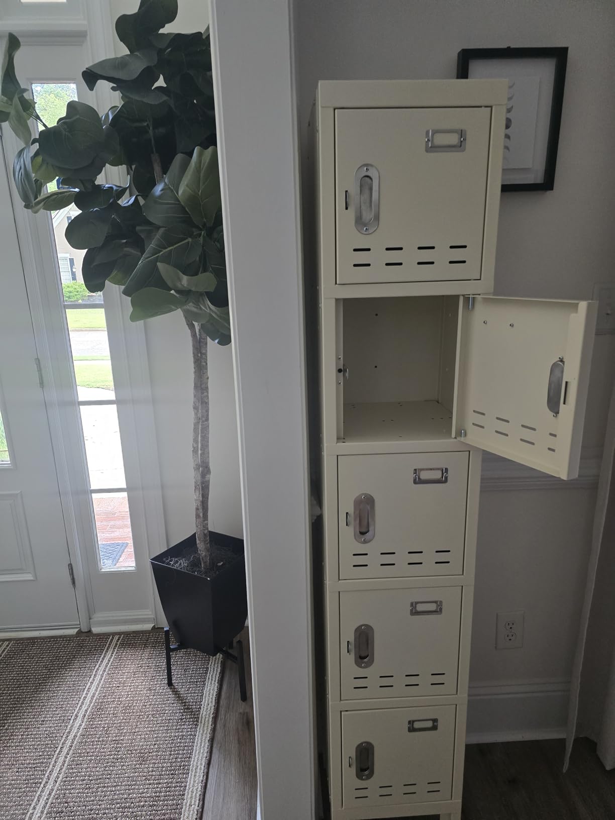 Employees Lockers 66