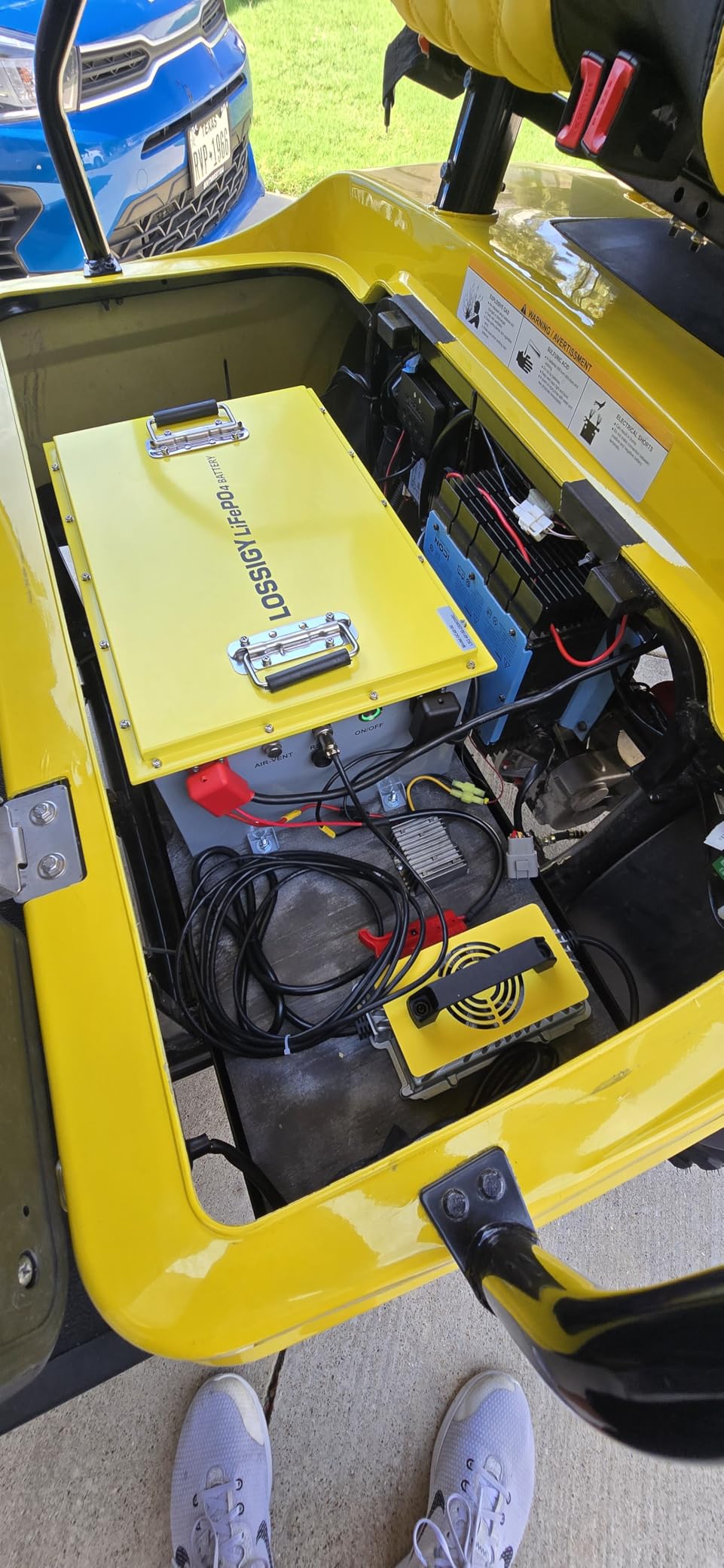 LOSSIGY 48V Lithium Battery Golf Cart Conversion Kit with Charger & Monitor | 100AH Deep Cycle LiFePO4 Battery 5.12Kwh Built in 200A Bluetooth BMS Peak Current 1000A (3-5s) Perfect for Solar System RV customer photo 1