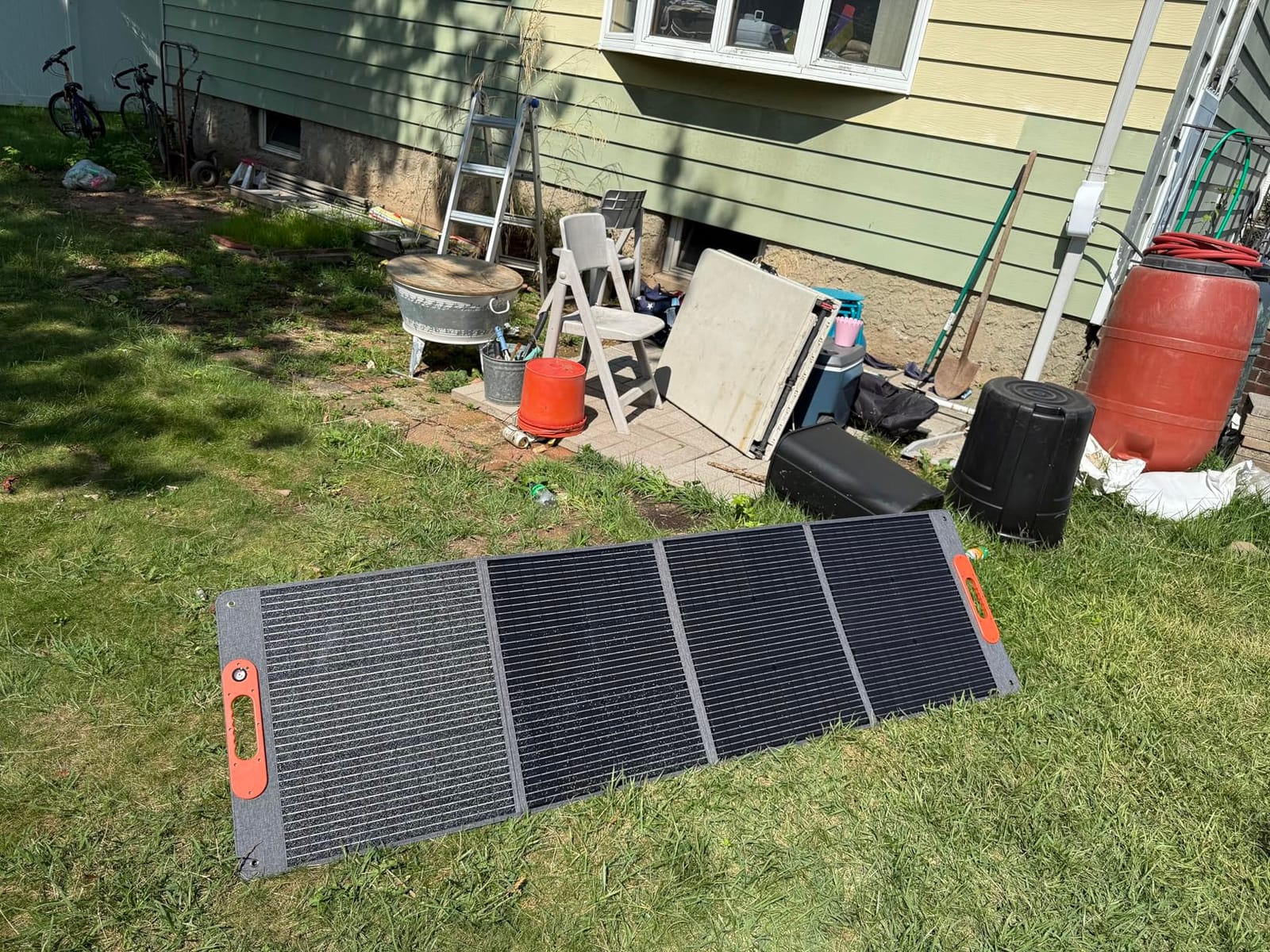 200W Portable Solar Panel for Power Station, 24% High Efficiency ETFE Foldable Solar Panel Charger, QC3.0, Type-C 60W, MC4 Output, IP65 Waterproof, for Outdoor Camping, RV, Emergency Power Supply customer photo 2