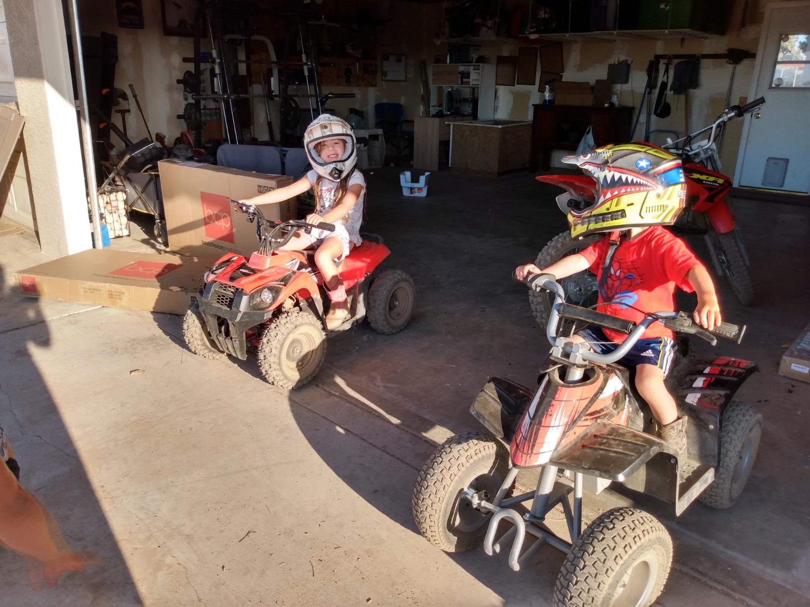 Razor Dirt Rocket Dirt Quad eBike | Electric 4-Wheeler | Iconic Wheeled Ride-On For Kids Age 8+ | Variable Speed Twist Throttle | 350W/24V Motor | Up To 8 MPH, 40 Mins; 120 Lbs customer photo 2