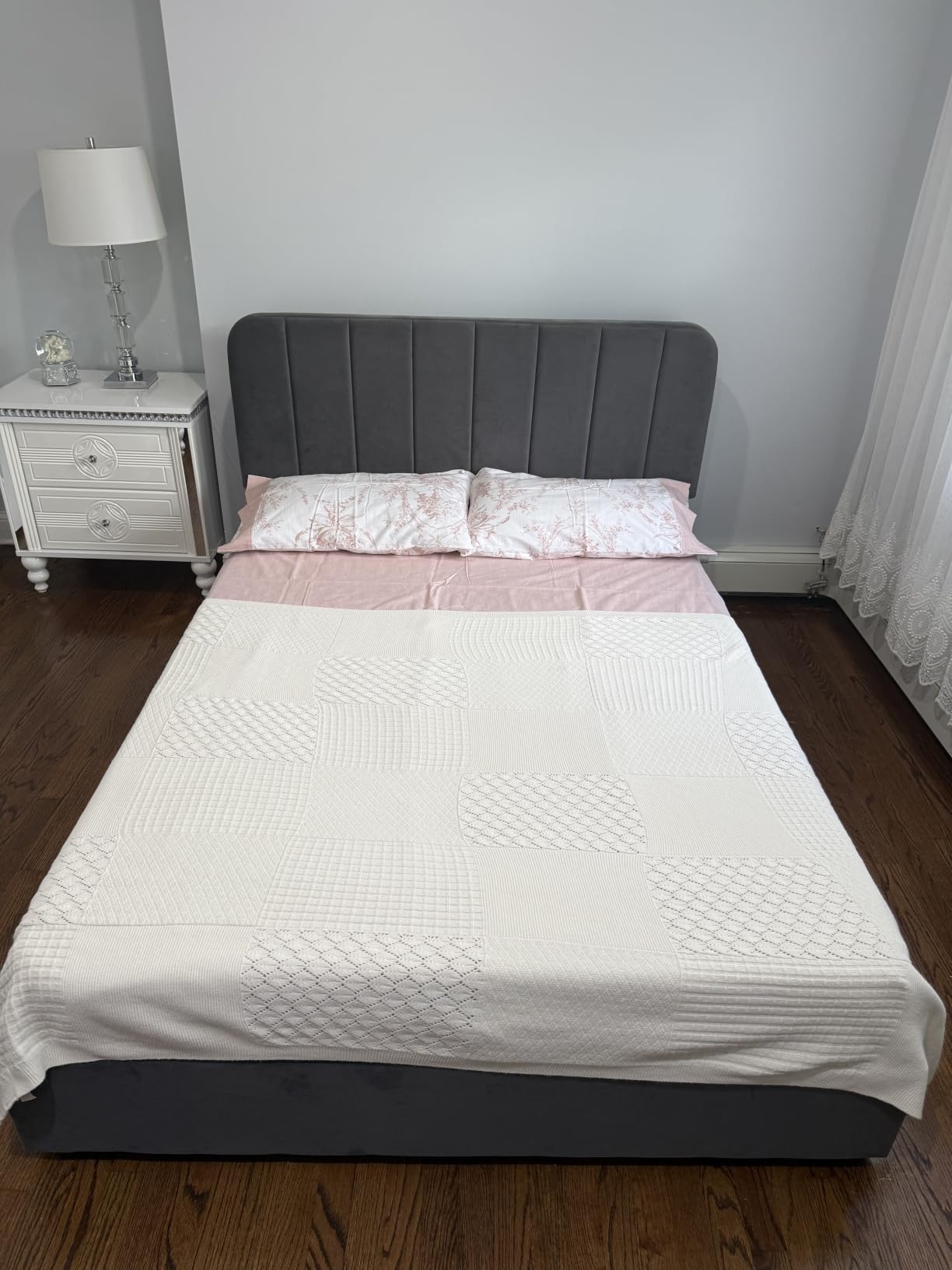 VECELO King Size Upholstered Bed Frame with 4 Drawers and Headboard, Velvet Platform Storage Bedframe, Wooden Slats Support, No Box Spring Needed,Bone Beige customer photo 2