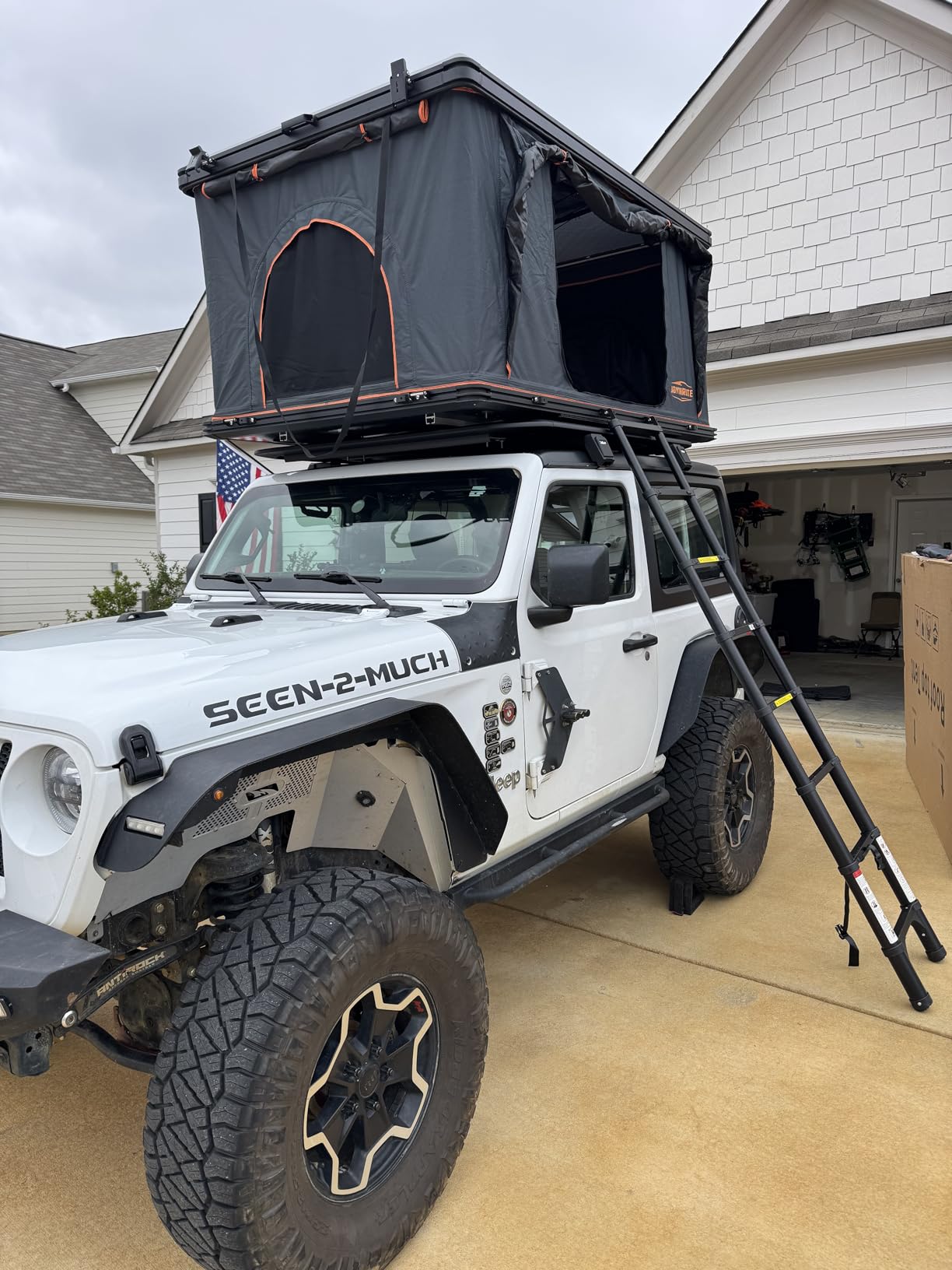 Rooftop Tent Hard Shell with Winter Insulation for 4-Season Camping | Aluminum hardshell, 2-layer mat, LED light strip, 2 Person Car Roof top tent, Suitable for Jeep Truck SUV Trailer customer photo 1