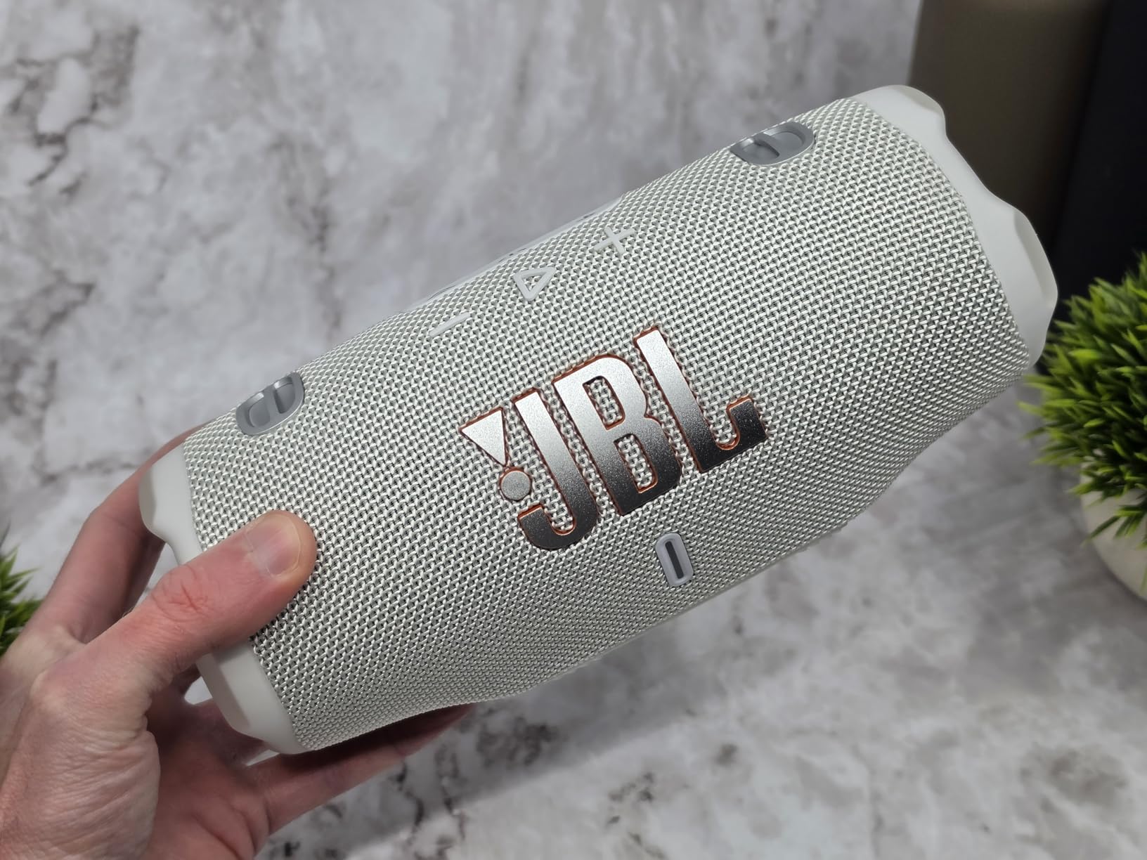 JBL Charge 6 Portable Bluetooth Speaker, Waterproof, Drop-Proof - Black | Long Battery Life Up To 28 Hours, Quick Charging, Built-In Powerbank, Weatherproof For Outdoor, Poolside, And Shower Use customer photo 1