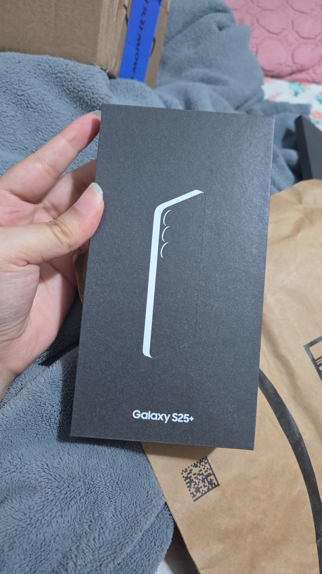 Samsung Galaxy S25+ Cell Phone, 256GB Smartphone, Unlocked Android, AI Night Mode Camera, Snapdragon 8 Elite Fast Processor, ProScaler Display, 4900mAh Battery, 2025 customer photo 1