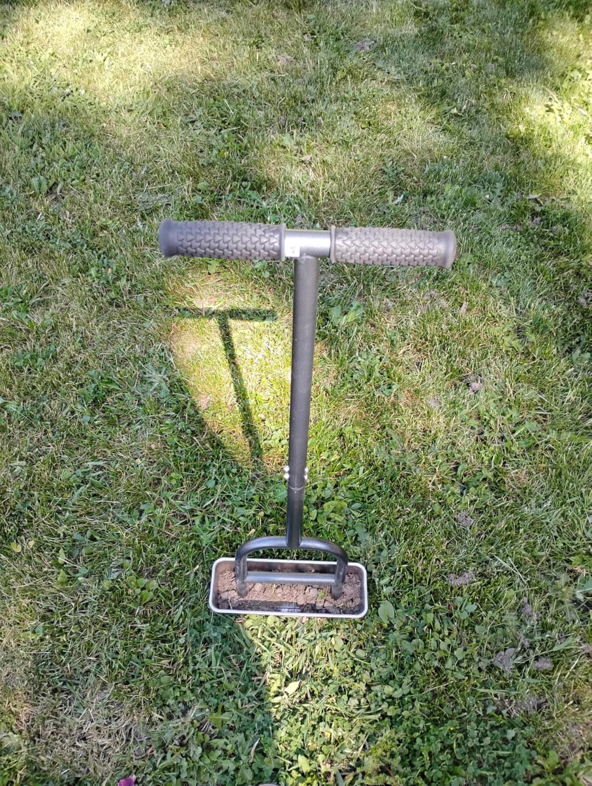 Lawn Coring Aerator Tool, 4 Core Stainless Steel Manual Aerator customer photo 2