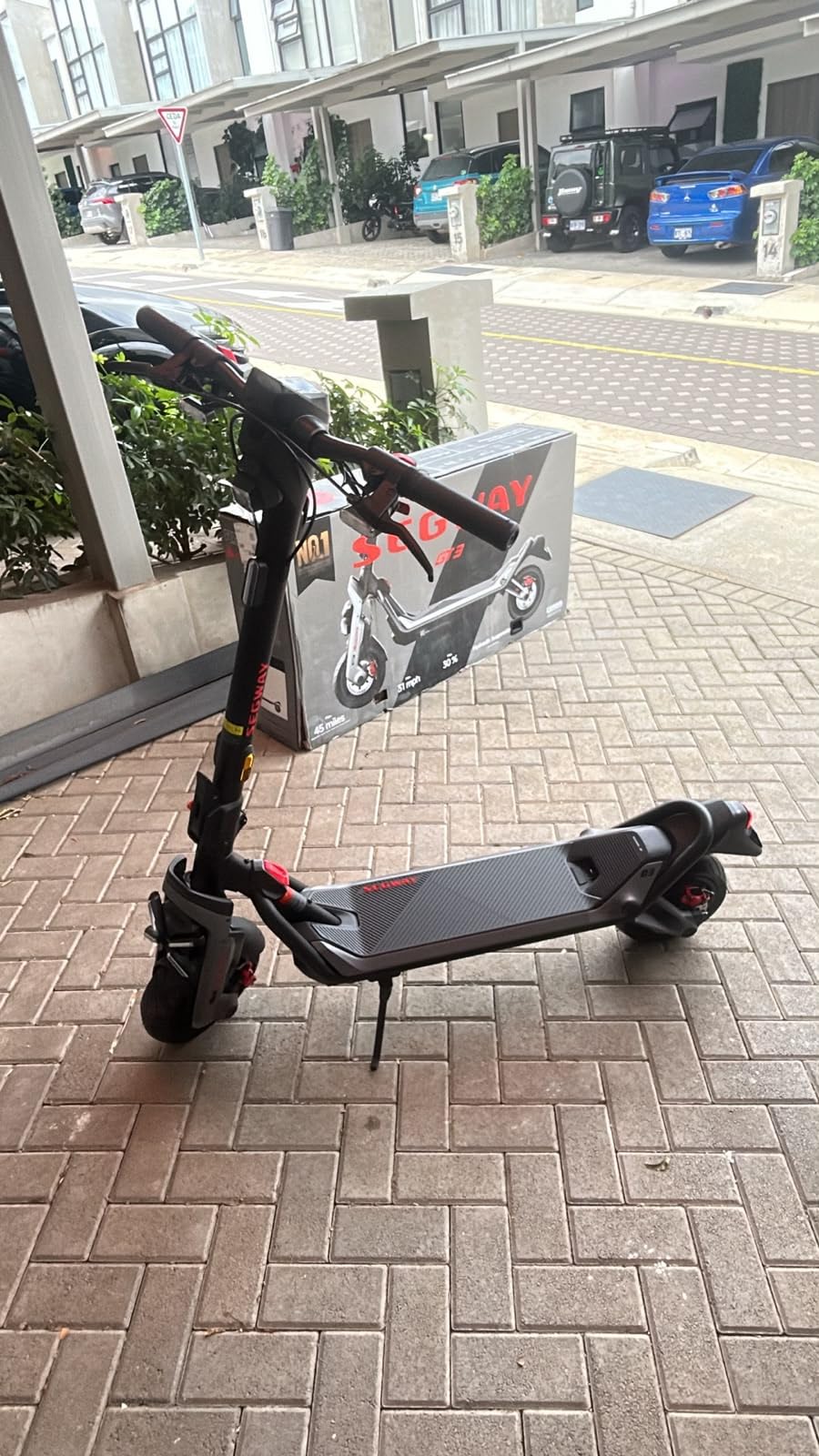 Segway SuperScooter GT3, 31 MPH w/ 45-Mile Long Range, 2400W Peak Motor, Dual Hydraulic Suspension, Self-Sealing Tires, Flash Charging Electric Scooter for Adults, UL 2272/2271 Certified, Gen3 customer photo 2