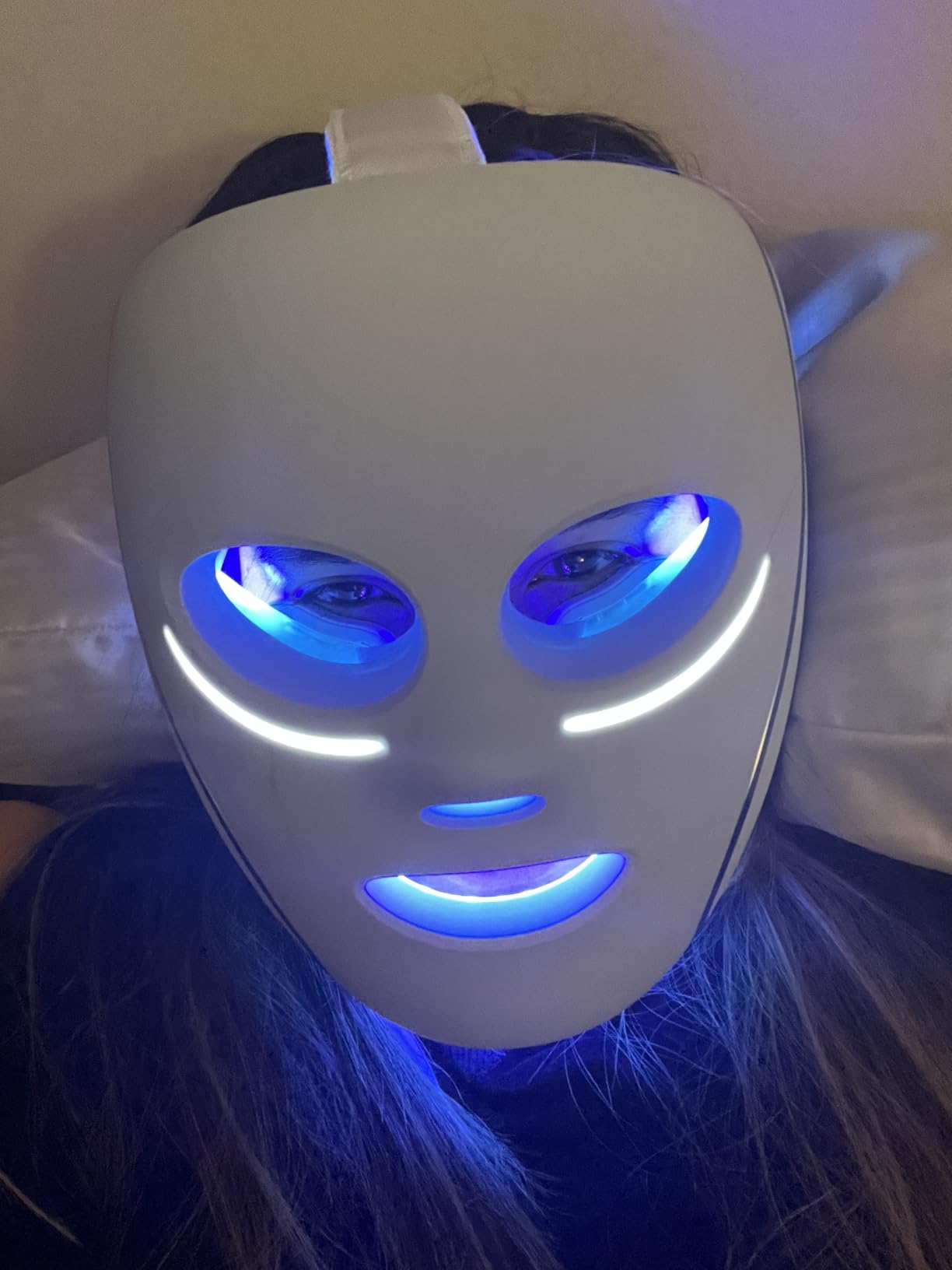 Shark CryoGlow LED Face Mask, Red Light Therapy, Under-Eye Cooling, FW312 | Red, Blue & Deep Infrared Light, Skincare Device for Fine Lines & Acne, Clinically Tested & FDA-Cleared, 4 Modes, Blue Frost customer photo 1