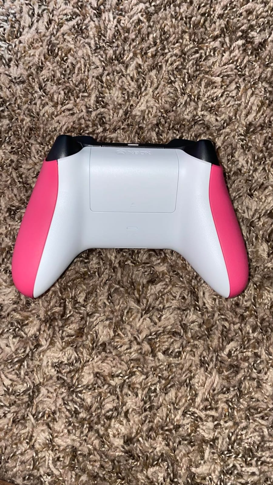 Xbox Wireless Gaming Controller | Deep Pink | Consoles, PCs, TVs, mobile, and more | Textured Grip | Wireless, Bluetooth, USB-C Connectivity customer photo 2