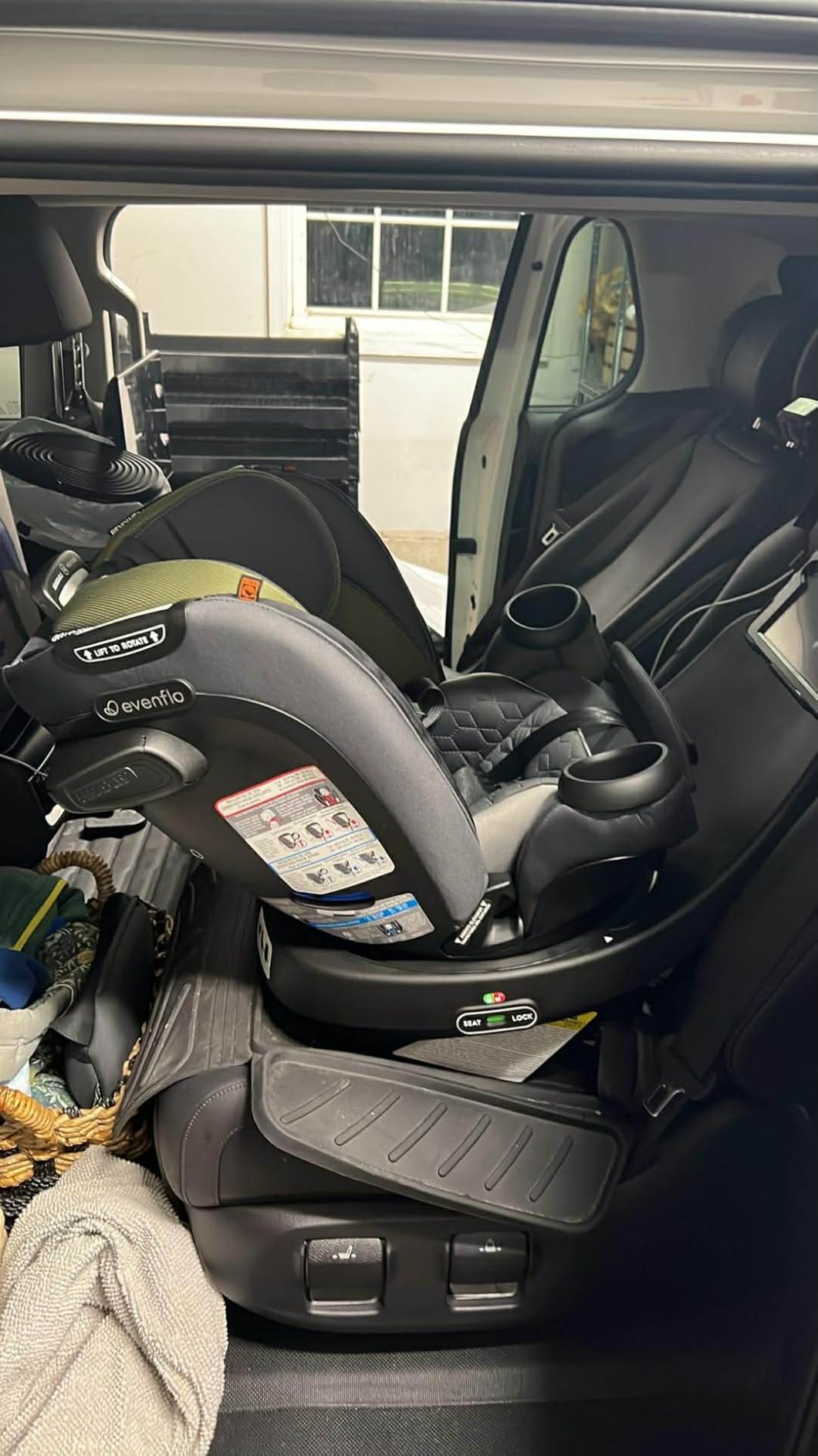 Evenflo Revolve360 Extend All-in-One Rotating Car Seat with Quick Clean Cover, Rear-Facing, Forward-Facing, Highback Booster Mode, Infant to 12 Years (Revere Gray) customer photo 1
