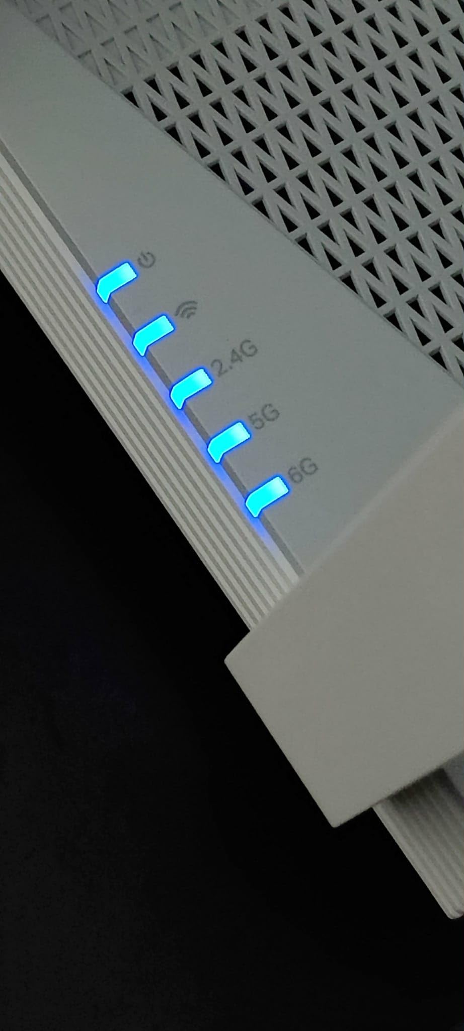 TP-Link BE10000 Wi-Fi 7 Range Extender RE653BE | 10 Gbps Tri-Band Wireless Repeater | 2.5 Gbps Ethernet Port | Internet Signal Booster for Home | Up to 2800 sq.ft, 128 Devices | 6 GHz, MLO, EasyMesh customer photo 2