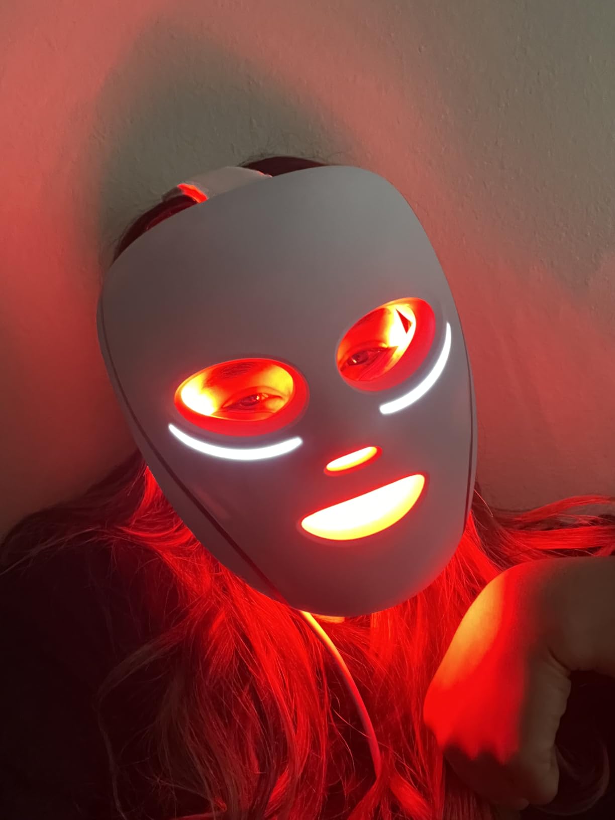 Shark CryoGlow LED Face Mask, Red Light Therapy, Under-Eye Cooling, FW312PL customer photo 2