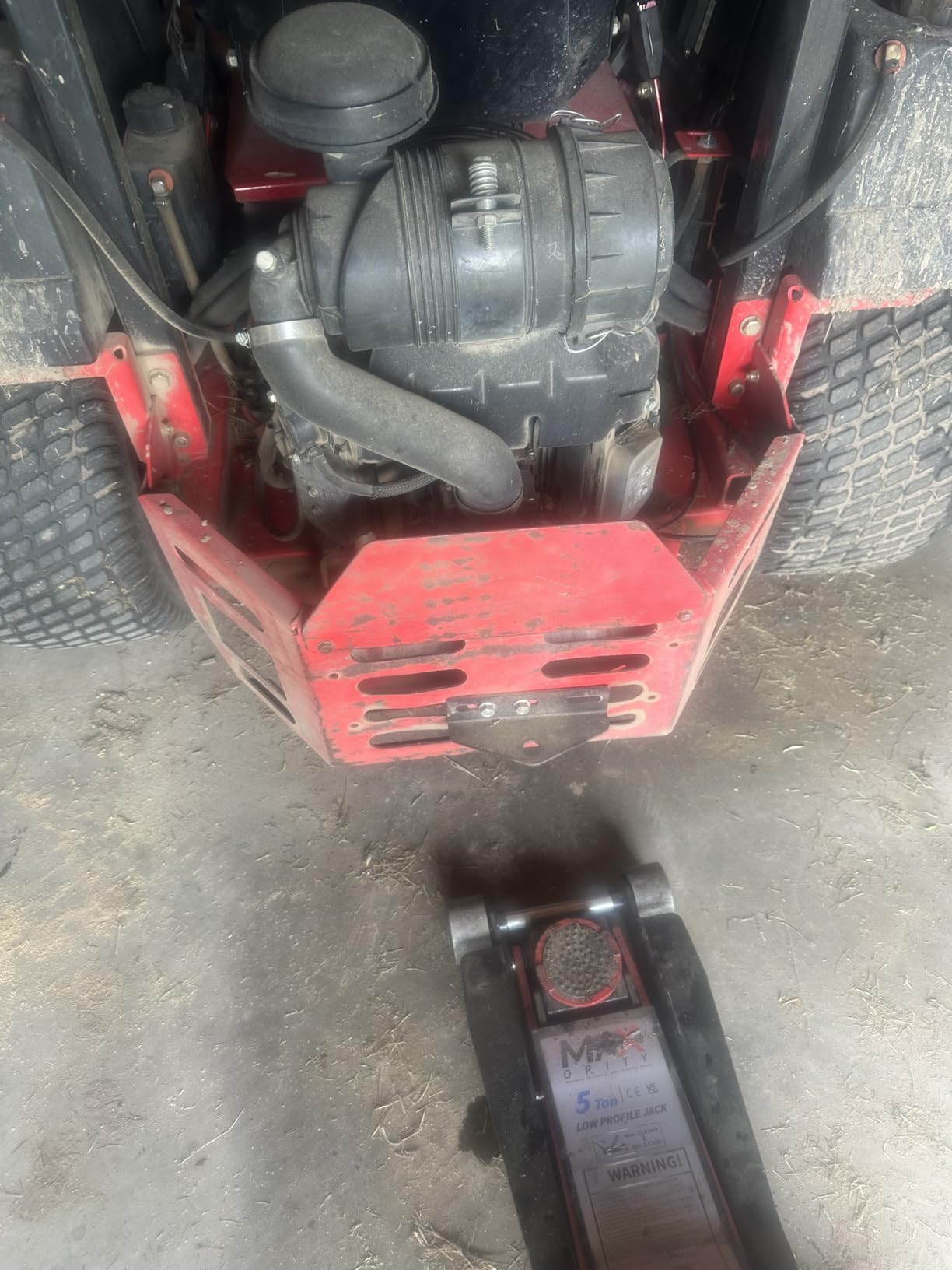 Maxority 5-Ton (11000lbs) Low Profile Hydraulic Super Heavy-Duty Steel Floor Jack with Dual Pistons Quick Lift Pump, Home and Workshop Car Maintenance for Various Vehicles (Red, 5 Ton Low Profile) customer photo 1