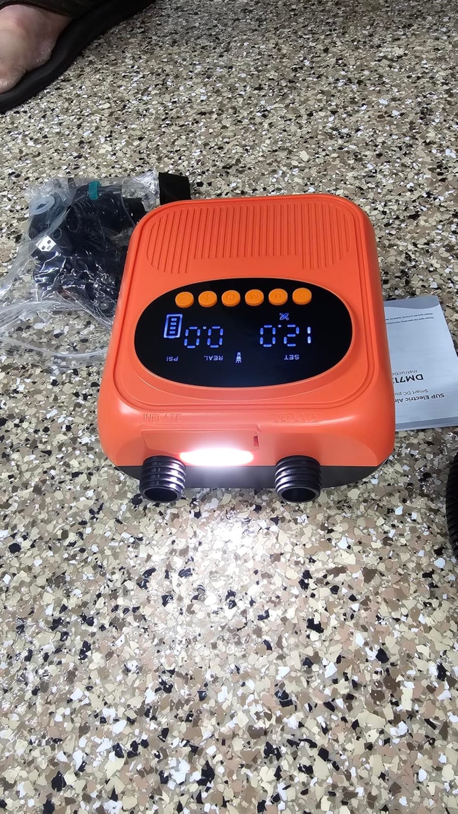 20PSI Electric Paddle Board Pump, Smart Rechargeable SUP Pump with DC 12V Car Connector, Inflation and Deflation Air Pump with Auto-Off for SUP, Kayaks, Tents, Air Mattress, Pool Floats, Inflatables customer photo 1