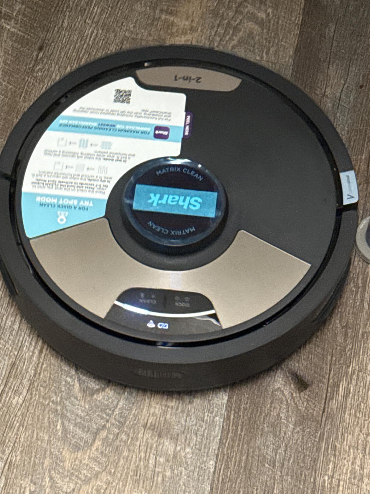 Shark Navigator Robot Vacuum, 30-Day Self-Emptying Base, White, AV2110S customer photo 2