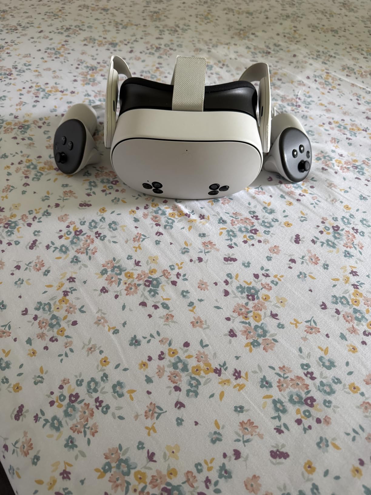 Meta Quest 3S 128GB | Virtual Reality - VR Headset - Gorilla Tag Bundle customer photo 1