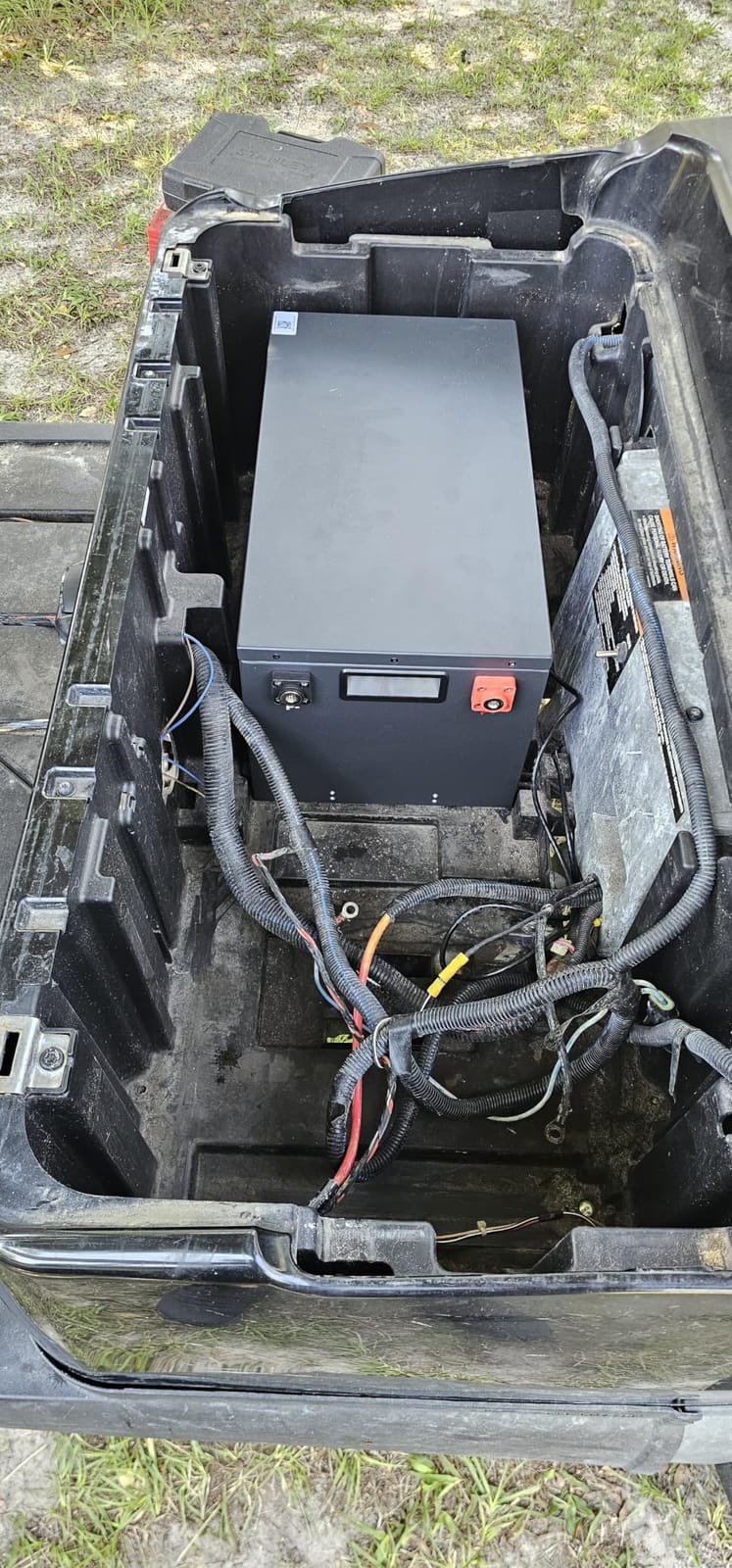 DC HOUSE Metal Case 48V 100Ah Lithium Golf Cart Battery Kit w/ 18A Charger | 200A BMS Lifepo4 Battery with 48V 18A Charger, Bluetooth Mobile APP & LCD Monitor, Peak Current 670A customer photo 2
