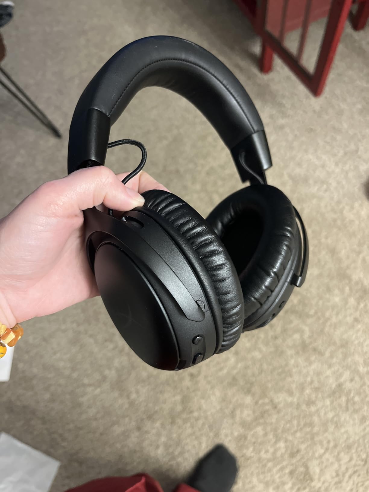 HyperX Cloud III S - Wireless Gaming Headset for Multi-Platform, 2.4GHz, Bluetooth, Battery Life up to 120 Hours 2.4GHz / 200 Hours Bluetooth, 53mm Angled Drivers, Detachable Mic - Black customer photo 2