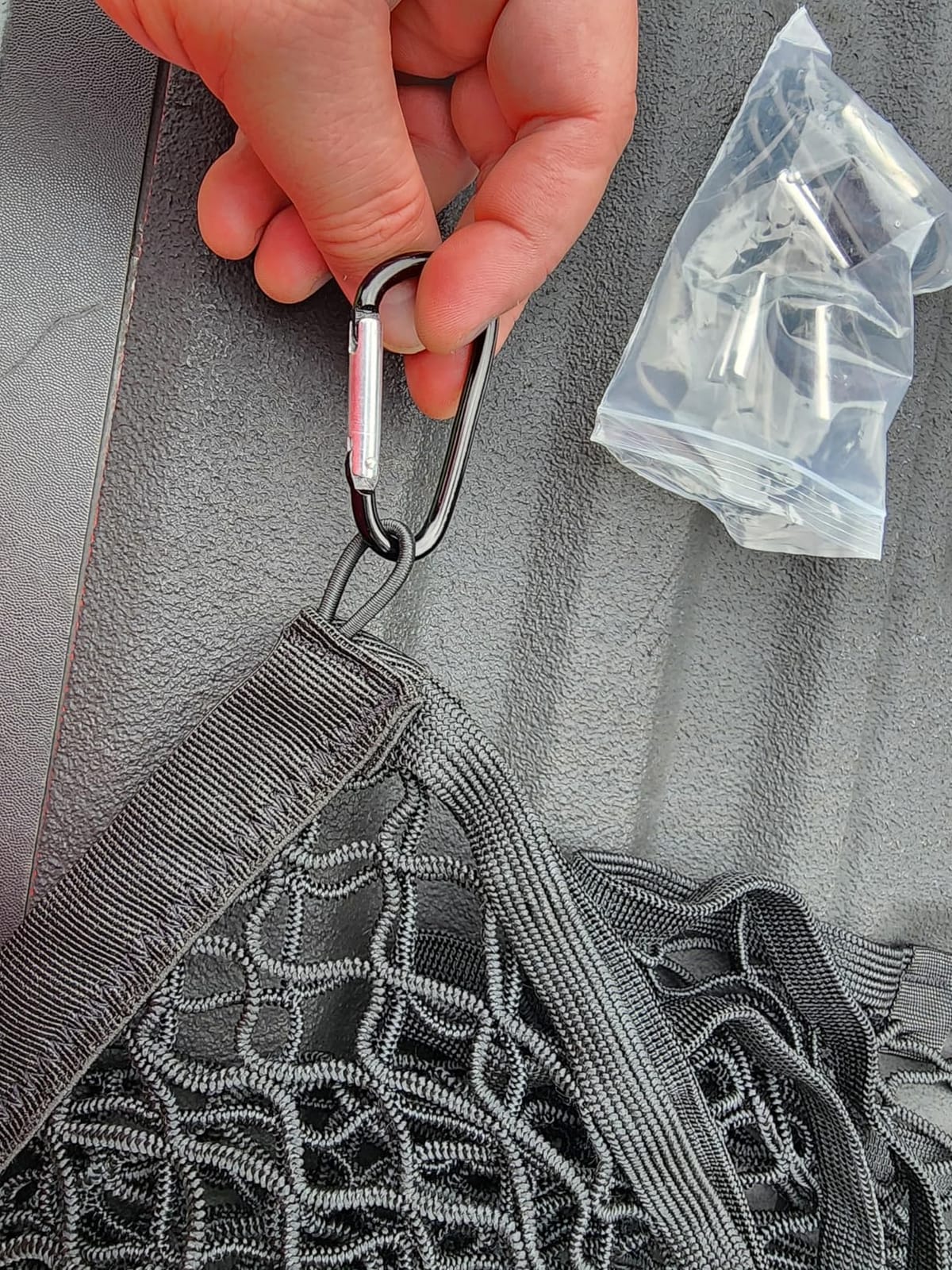 Truck Bed Cargo Net, Stretchable from 4'x4' to 7'x7', High Elastic Cargo Net with Storage Bag and 8 rustproof Buckles, Ideal for ATV, SUV, UTV, Truck and Boat Use, Black customer photo 1