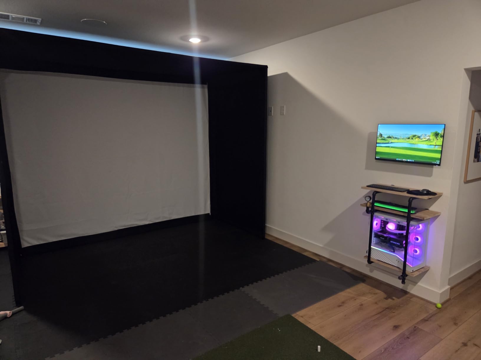 Diandian Golf Simulator Enclosure Kit 10 x 8 ft with 4K-Ready Impact Screen customer photo 1