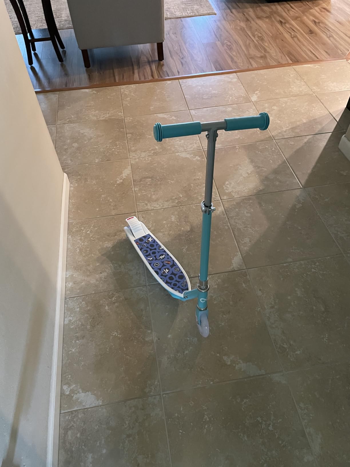 Gyroor KS2 Kids Electric Scooter Ages 3 to 8 Safe 5 MPH customer photo 1