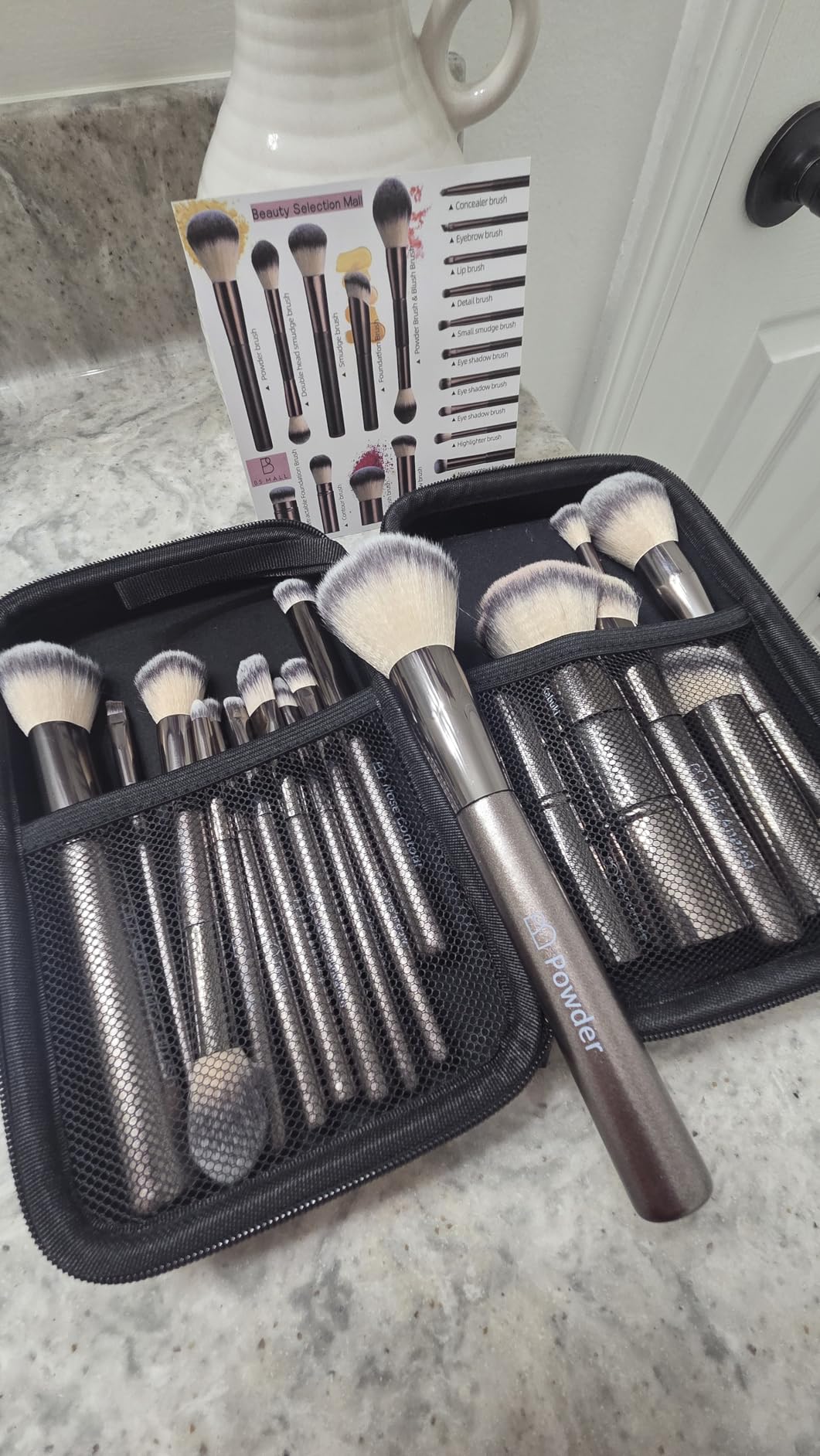 Professional Makeup Brush Set with Travel Case, 20 PCS Synthetic customer photo 2