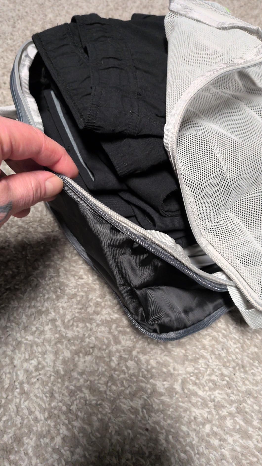 Veken 9/11 Set Compression Packing Cubes for Cruise Travel Essentials, Compressible Expandable Large Luggage Organizer Bags for Clothing, Space Saver Bags with Over 1000 pcs of Mesh Holes (Beige) customer photo 1