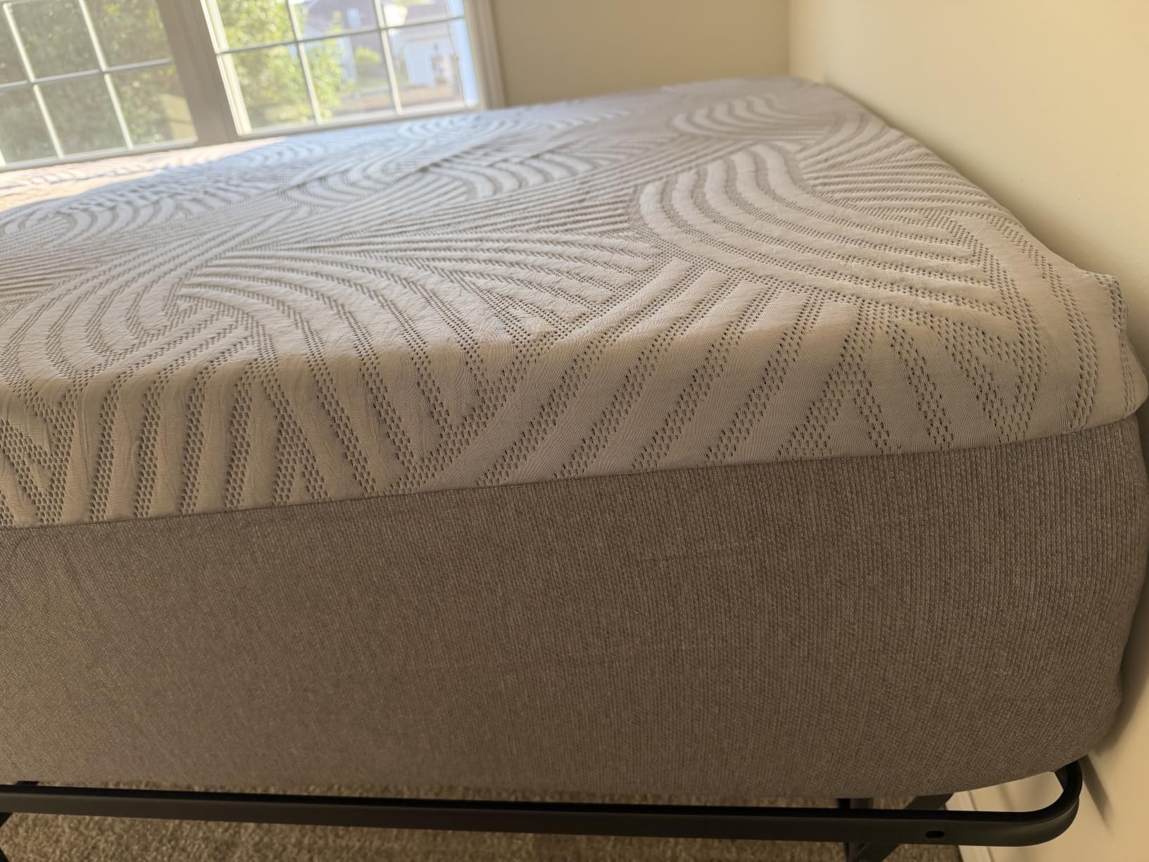 Sweetnight CoolNest 12 Inch Queen Size Mattress, Cool Memory Foam Mattress customer photo 1