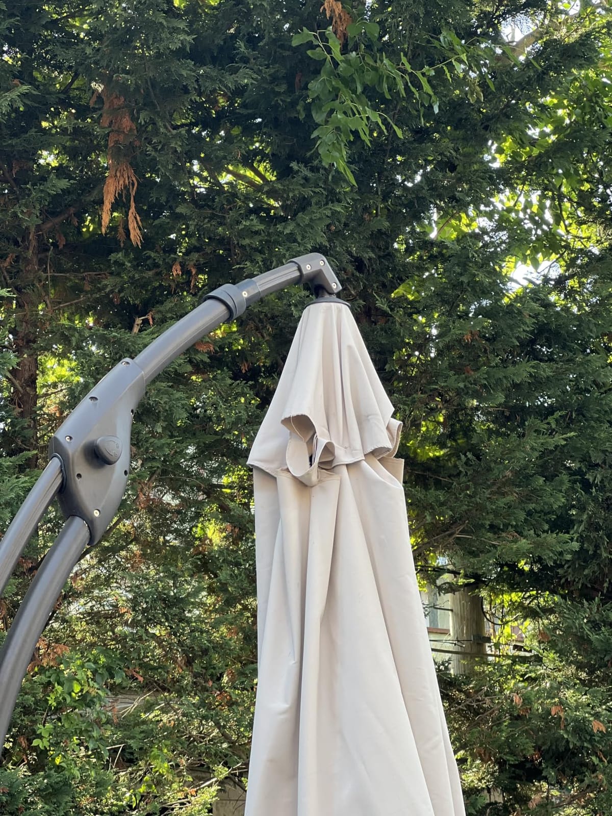 Grand patio 12FT Sunbrella Cantilever Round Umbrella with Base, Flax customer photo 2
