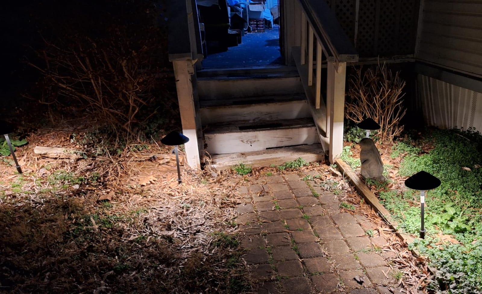 ZZXX All-in-One Low Voltage Landscape Lighting Kit, 5W Outdoor Lights 2700K customer photo 2