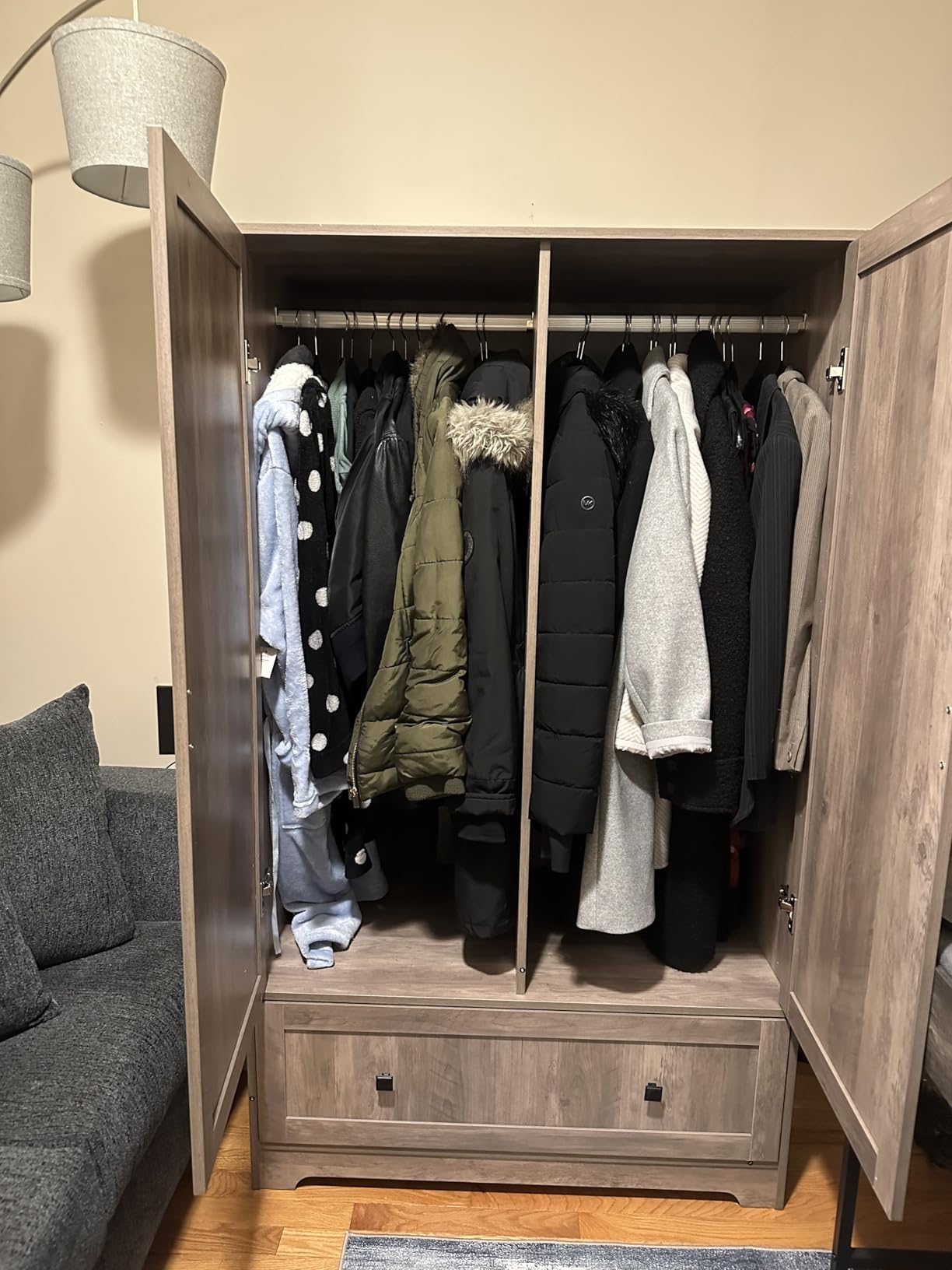 VINGLI Fluted Wardrobe Closet Armoire with Doors And Drawers, Wardrobe Cabinet with Hanging Rack, Bedroom Closet Wood, Oak Free Standing Armoire with Shelf and Solid Wood Legs, 31.5