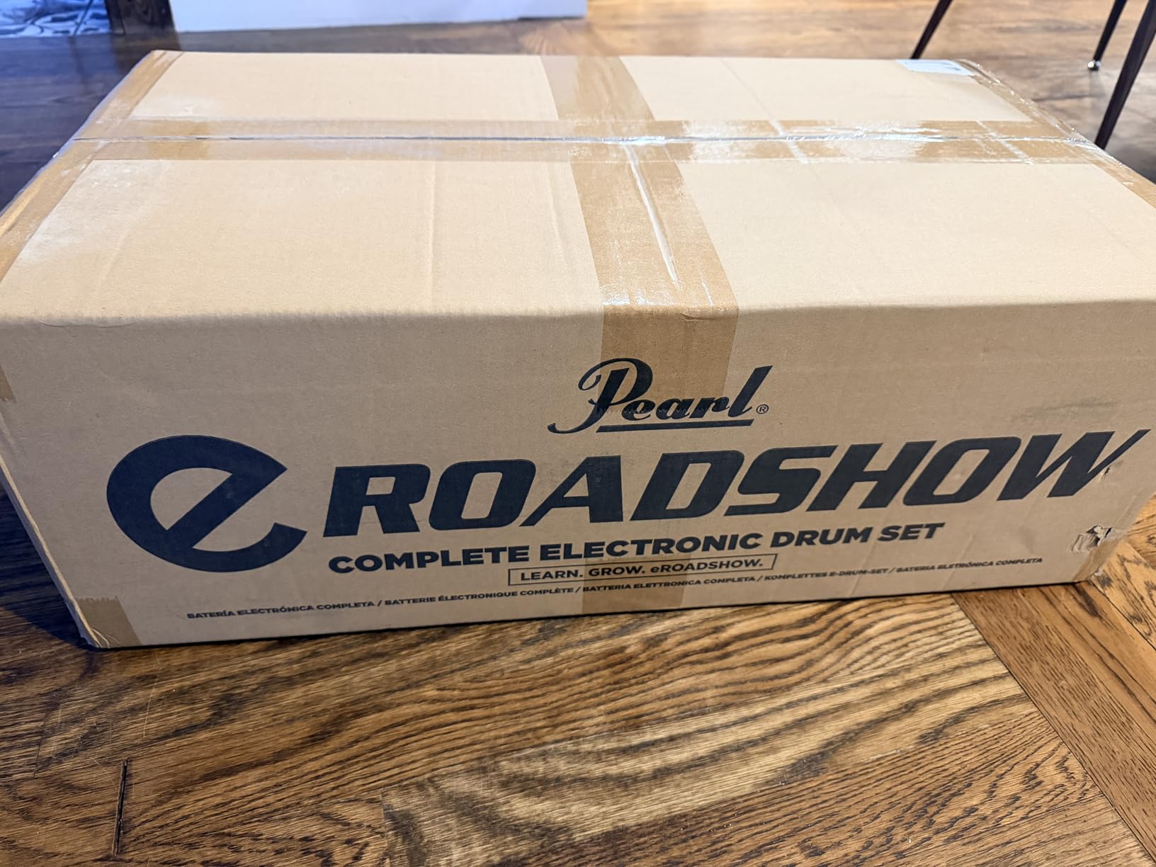 Pearl ERS1000 eRoadshow Electronic Drum Set, Complete Kit with Four Quiet Mesh Pads, Two Pedal Controllers, Cymbal Pads, Throne, Drum Rack, Headphones, and Sticks customer photo 1