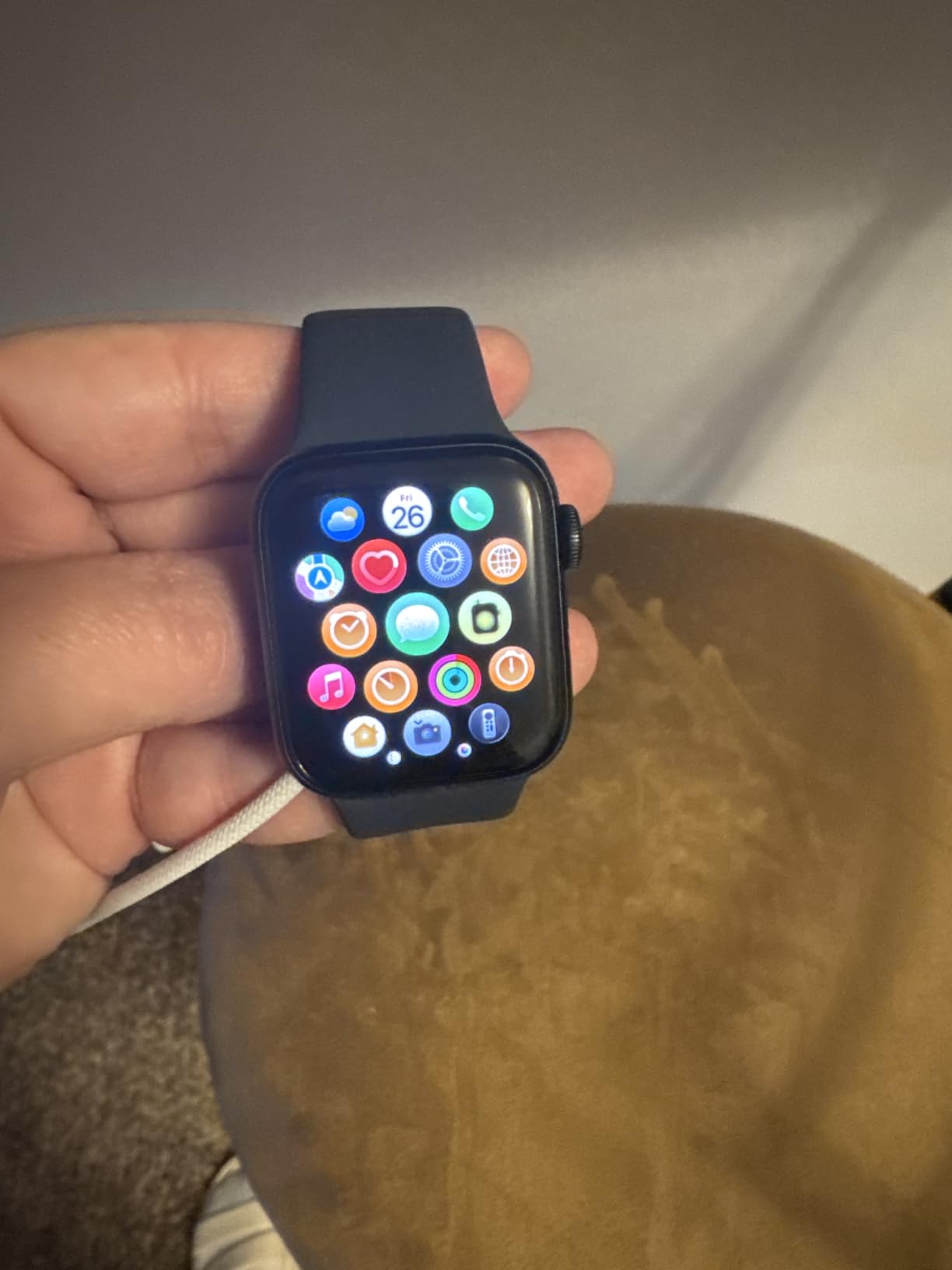 Apple Watch SE 3 [GPS 40mm] Smartwatch with Midnight Aluminum Case with Midnight Sport Band - S/M customer photo 2