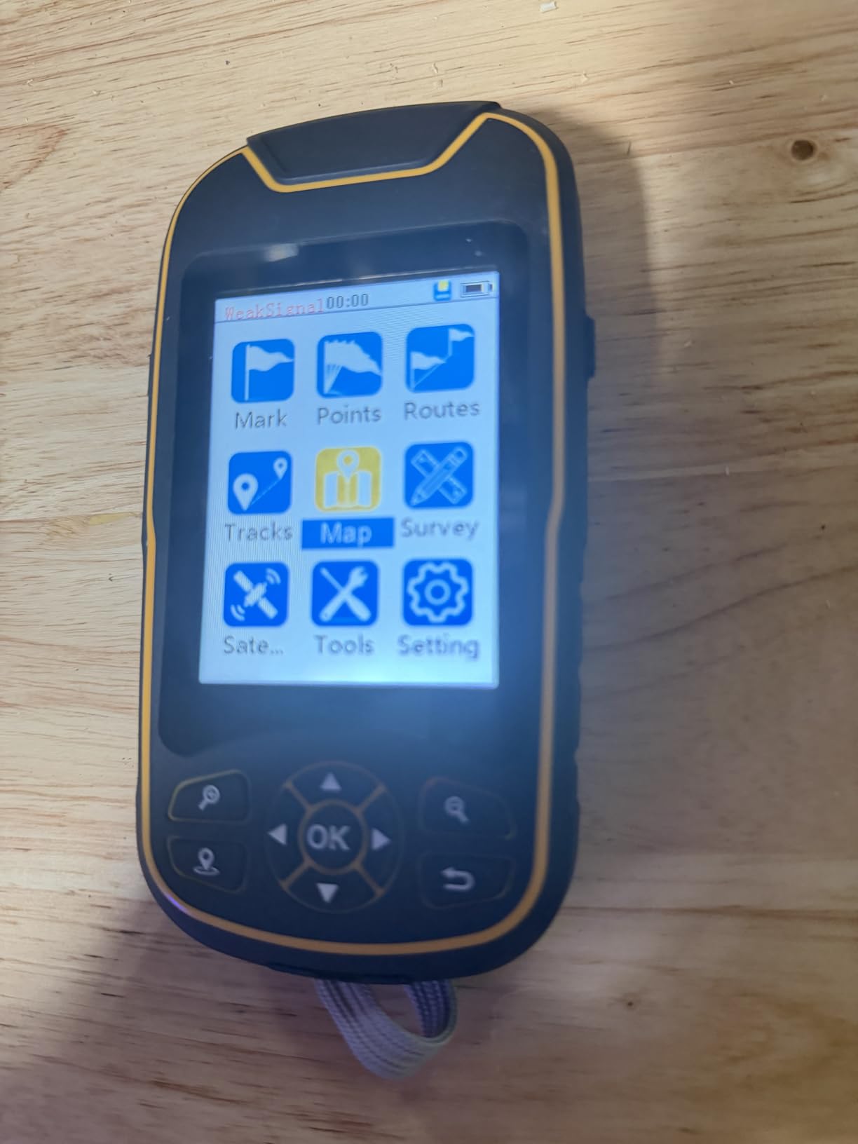 Rugged Handheld GPS for Hiking with 3.2