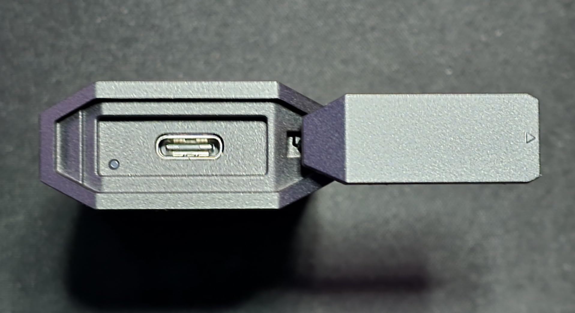 Corsair EX400U Survivor 2TB USB4 External SSD - Up to 4000 MB/s, IP55 Rugged Drive customer photo 1