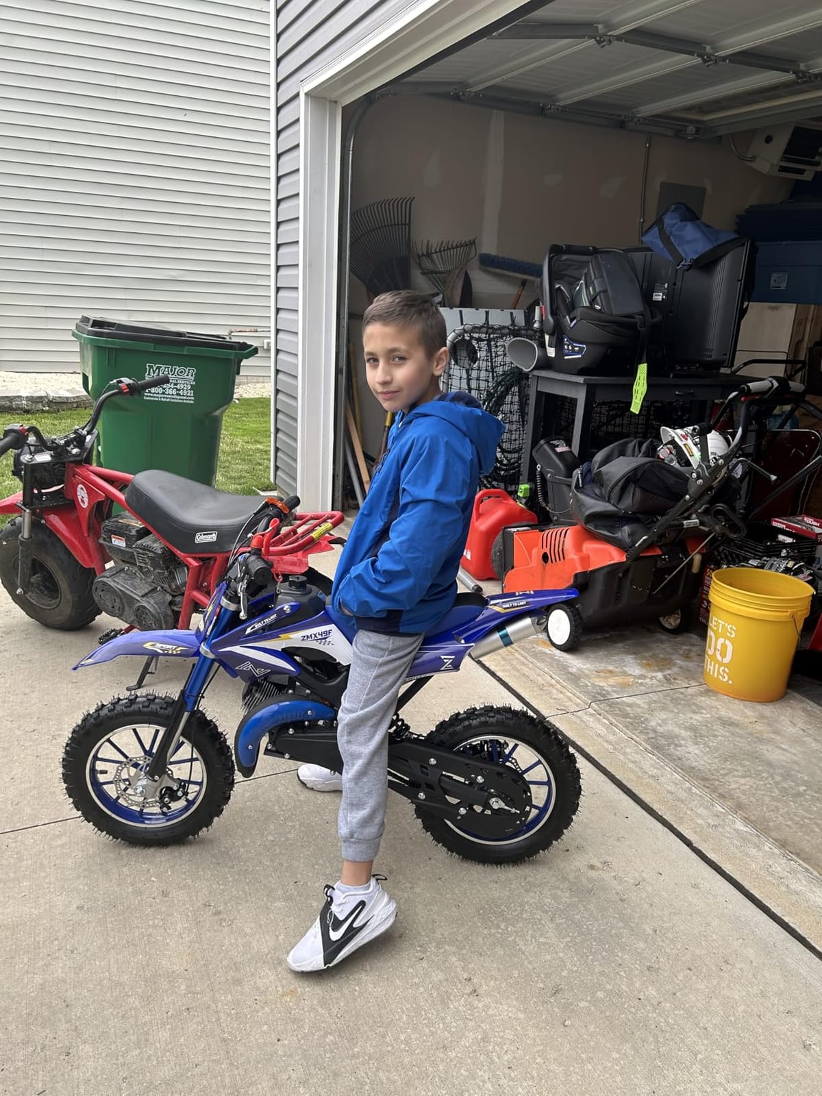50cc Dirt Bike for Kids 8-14, Kids Motorcycle, 2-Stroke Gas Mini Dirt Bike with Dual Disc Brakes, Easy Pull Start, Off-Road Tires (White) customer photo 1