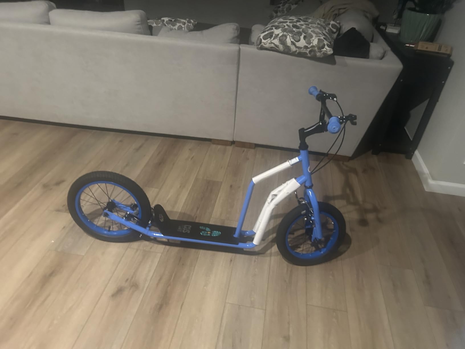 GYMAX Youth Scooter, Height Adjustable Kick Scooters with Extra Large Inflatable 16