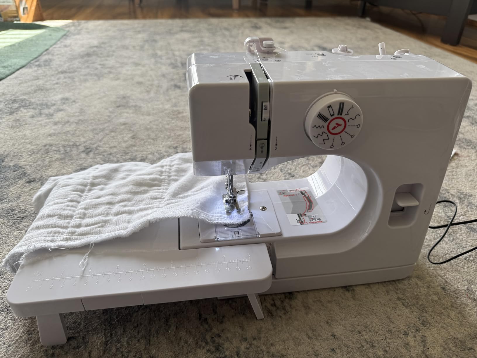 Sewing Machine with Extension Table, Mini Sewing Machines, Electric Portable Sewing Machines for Beginners, 12 Stitch Dual Speed with Foot Pedal & Sewing Kit, Ideal for Clothes, Pillowcases, Sheets customer photo 2