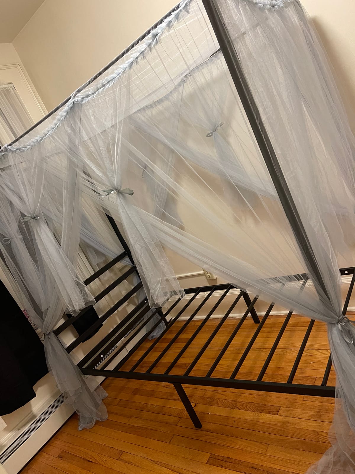 YITAHOME Metal Four Poster Canopy Bed Frame King Size customer photo 2