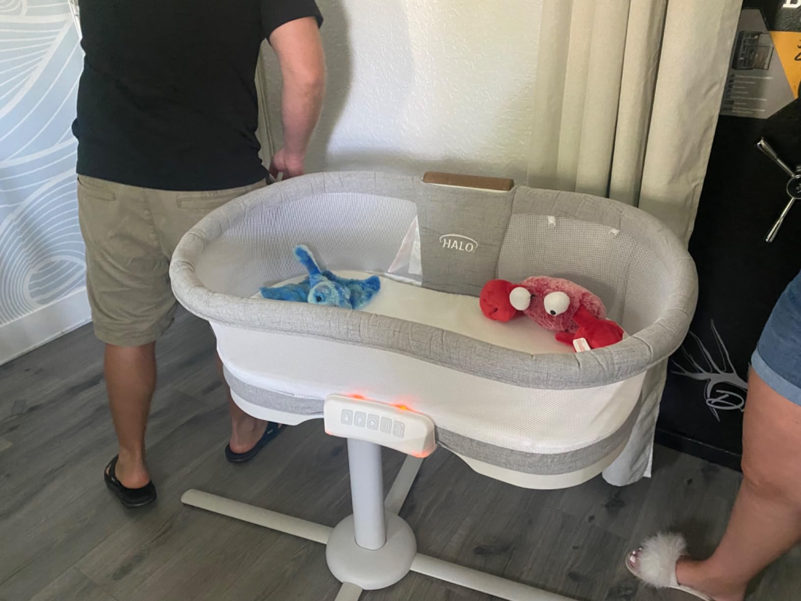 HALO BassiNest Connected Swivel Sleeper 3.0 - Smart Bassinet with AutoSoothe, 360° Swivel, Cry Detection, Rocking, Vibration & Soothing Sounds, Easy Lowering Wall, Warm Grey customer photo 1