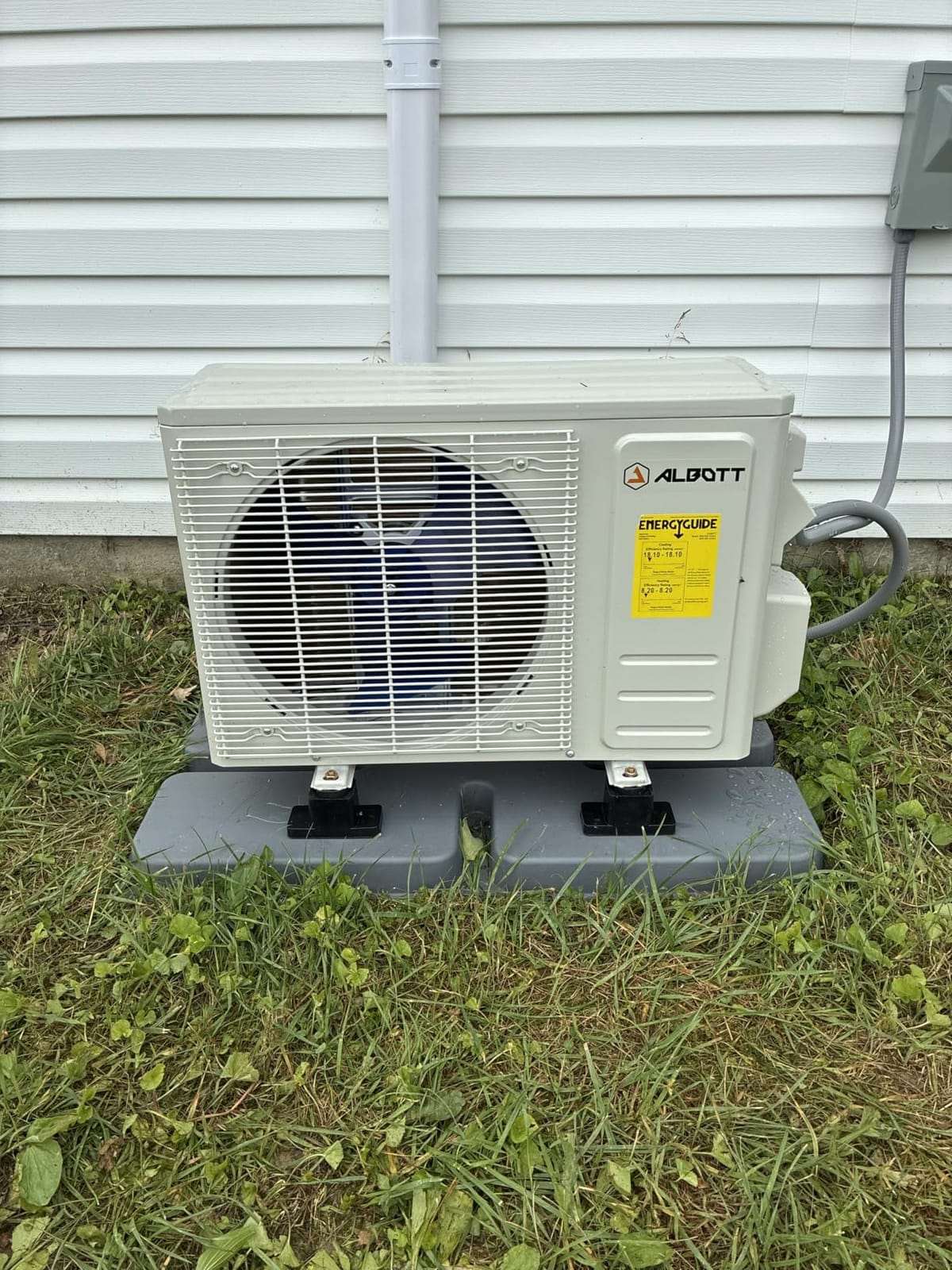 Albott 12,000 BTU Mini Split Air Conditioner and Heater SEER2 18, 115V customer photo 2