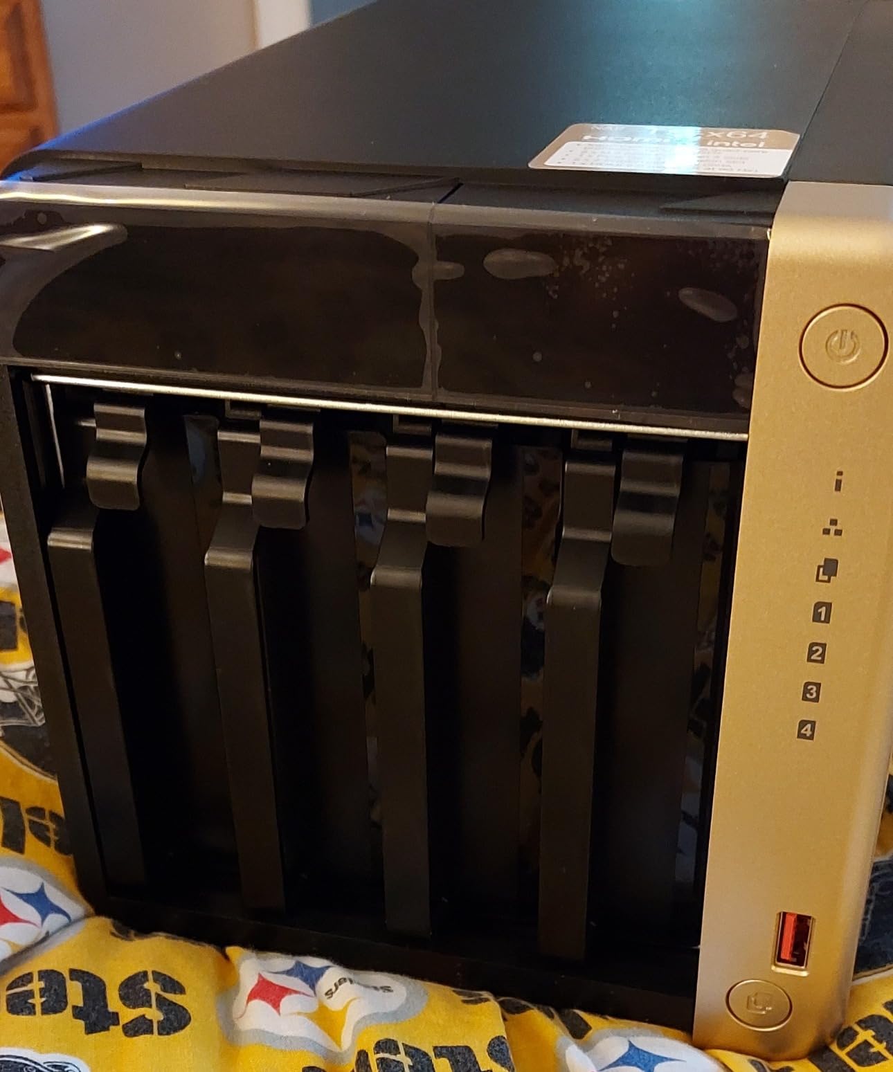 QNAP TS-464-8G-US 4 Bay Desktop NAS | Intel Quad-core Processor, M.2 PCIe Slots, Dual 2.5GbE Network Connectivity, Diskless customer photo 2