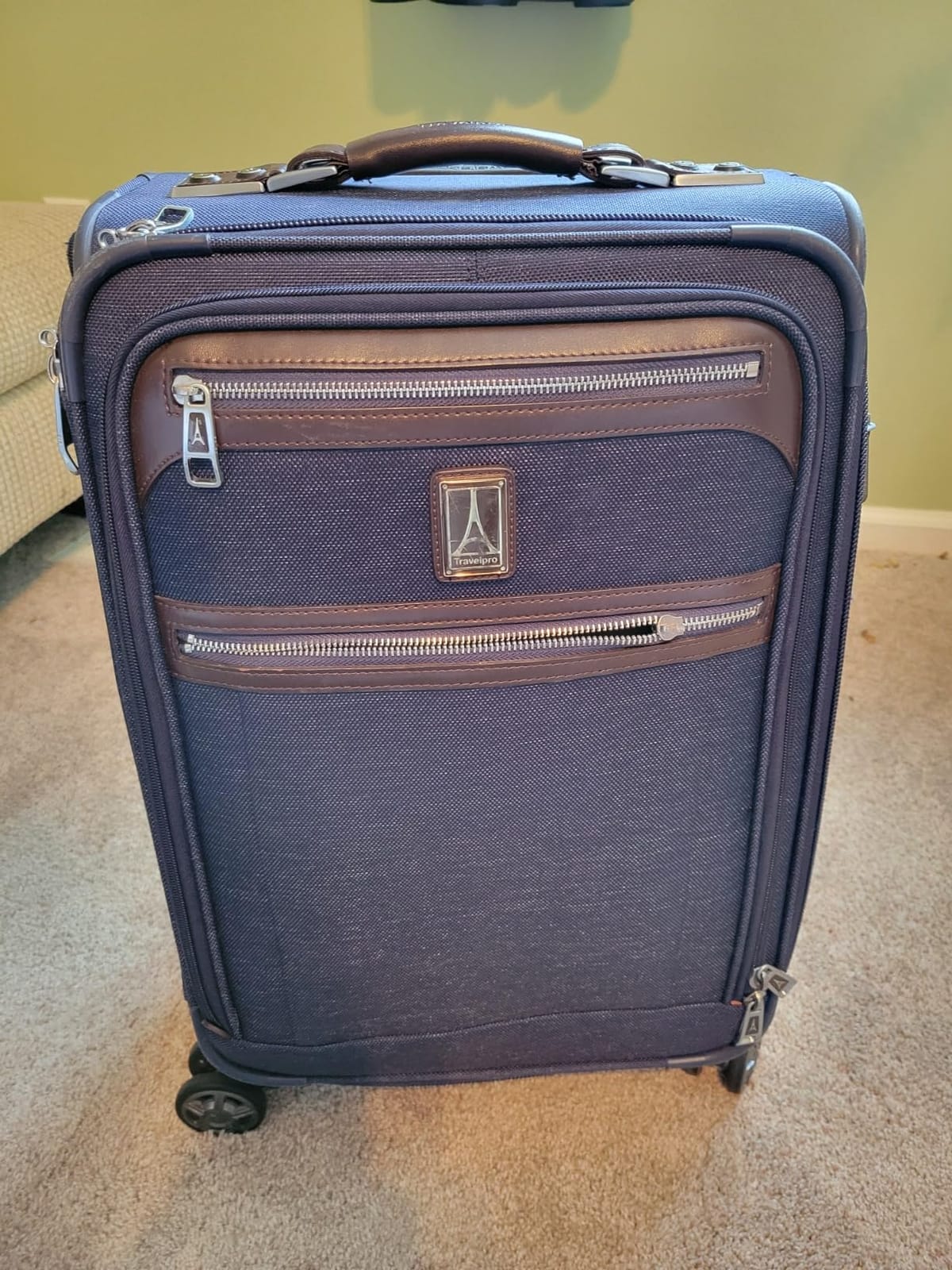 Travelpro Platinum Elite Softside Spinner Set, Dark Blue, 2-Piece (21/25) customer photo 1
